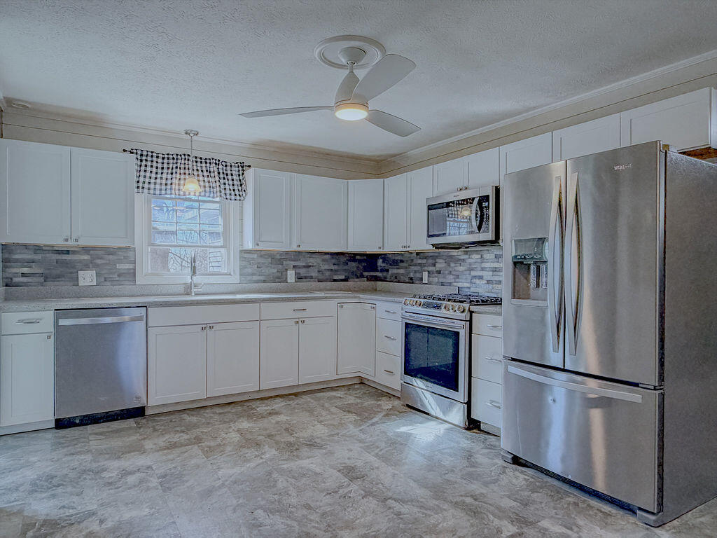 403 Fairlane Drive Property Photo 2