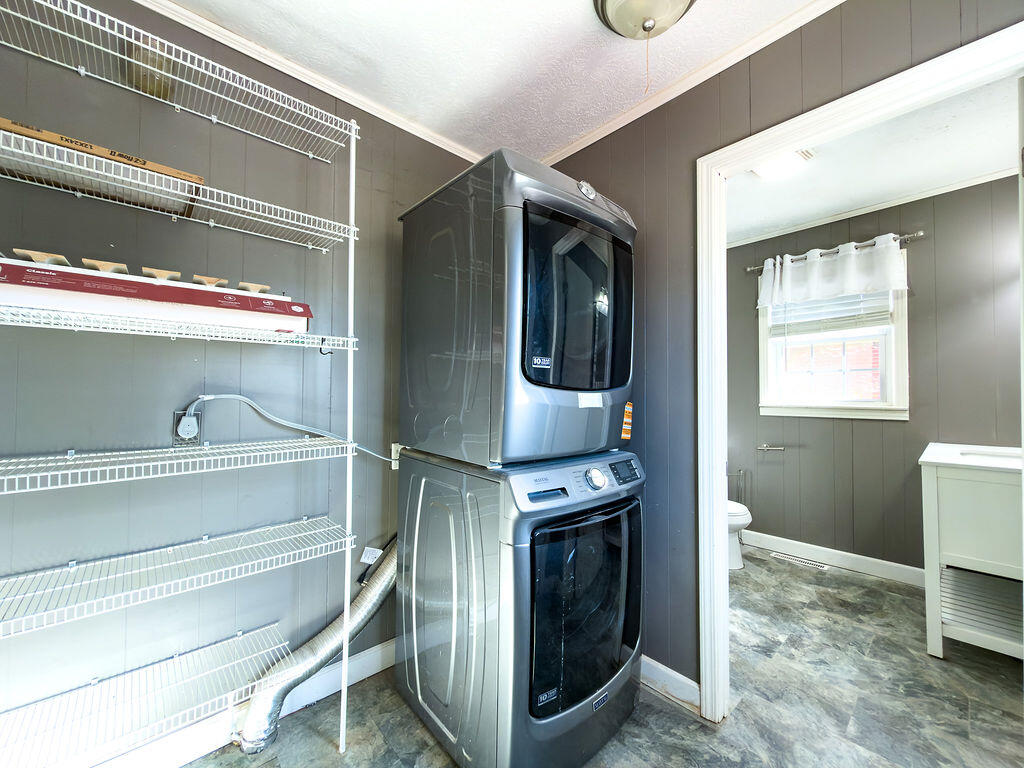 403 Fairlane Drive Property Photo 6
