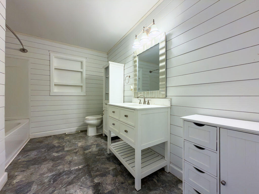 403 Fairlane Drive Property Photo 9