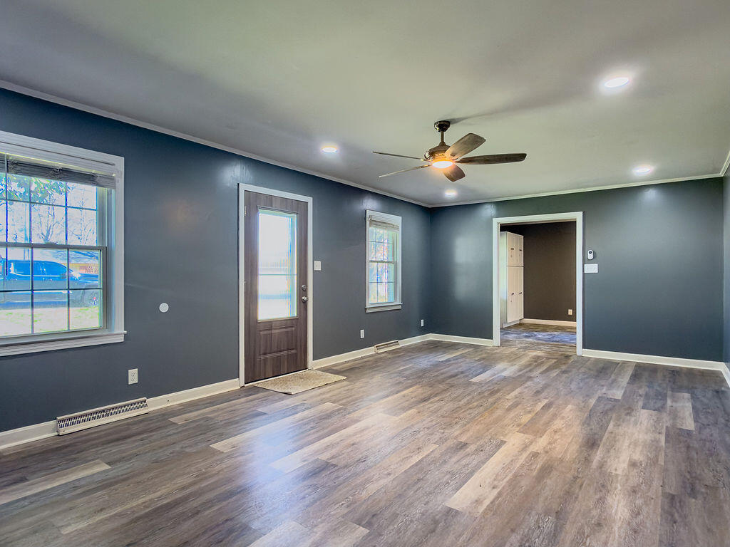 403 Fairlane Drive Property Photo 10