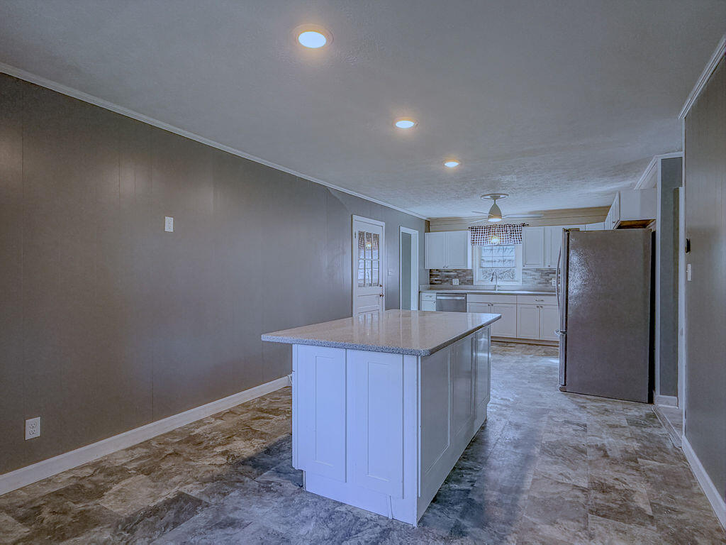 403 Fairlane Drive Property Photo 21
