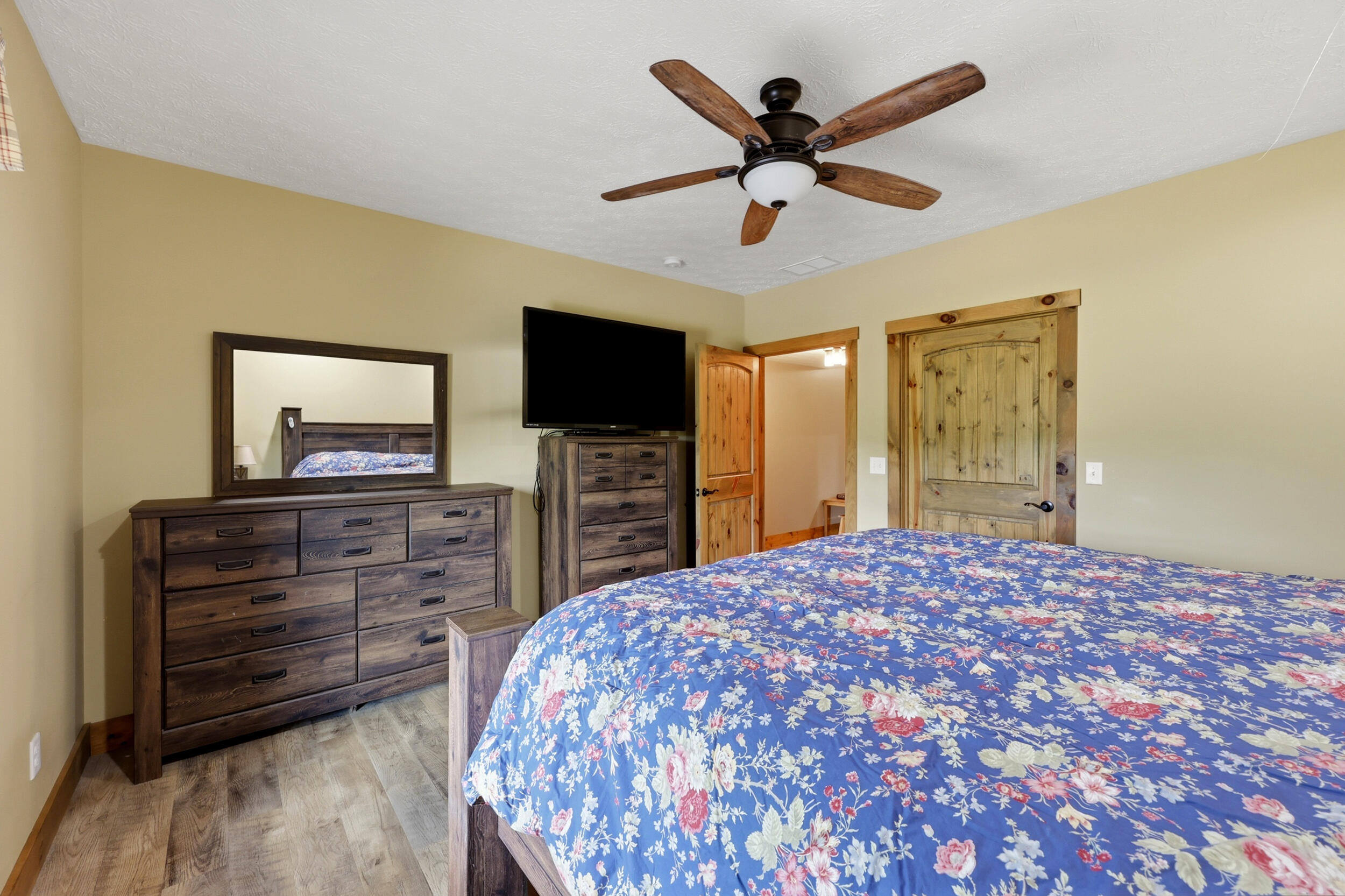 1010 Redwing Way Property Photo 32