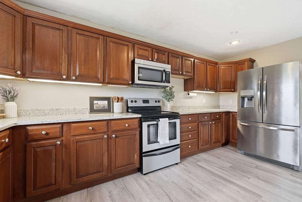 97 Camelot Drive Property Photo 10