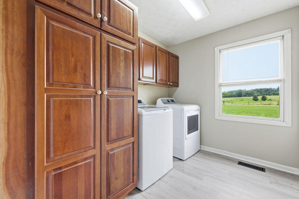 97 Camelot Drive Property Photo 18
