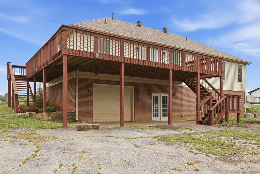 97 Camelot Drive Property Photo 26