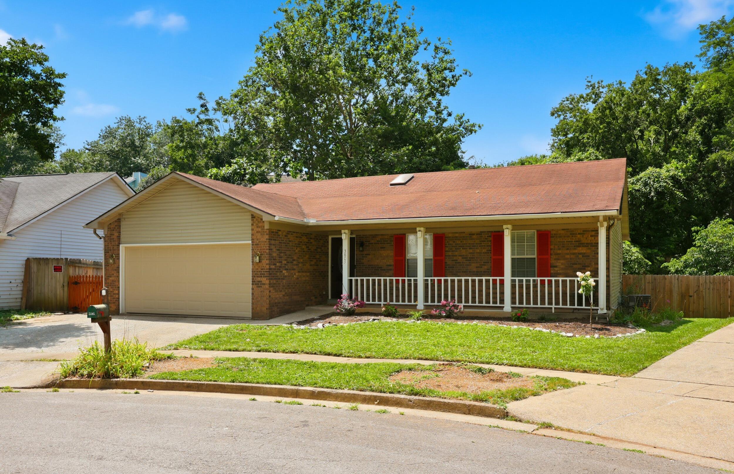 3805 Brookdale Circle Property Photo 3