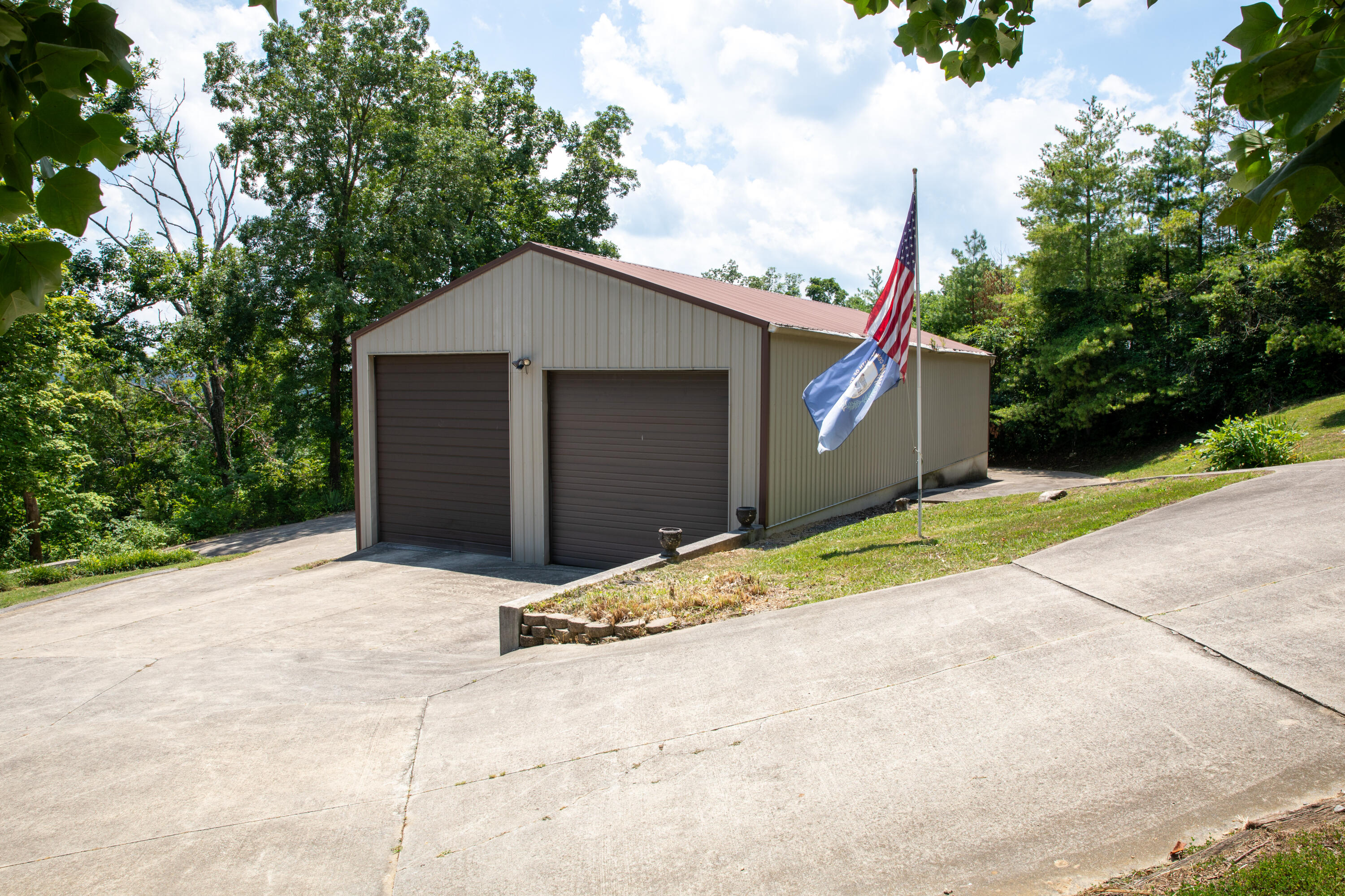 8882 Highway 761 Property Photo 5