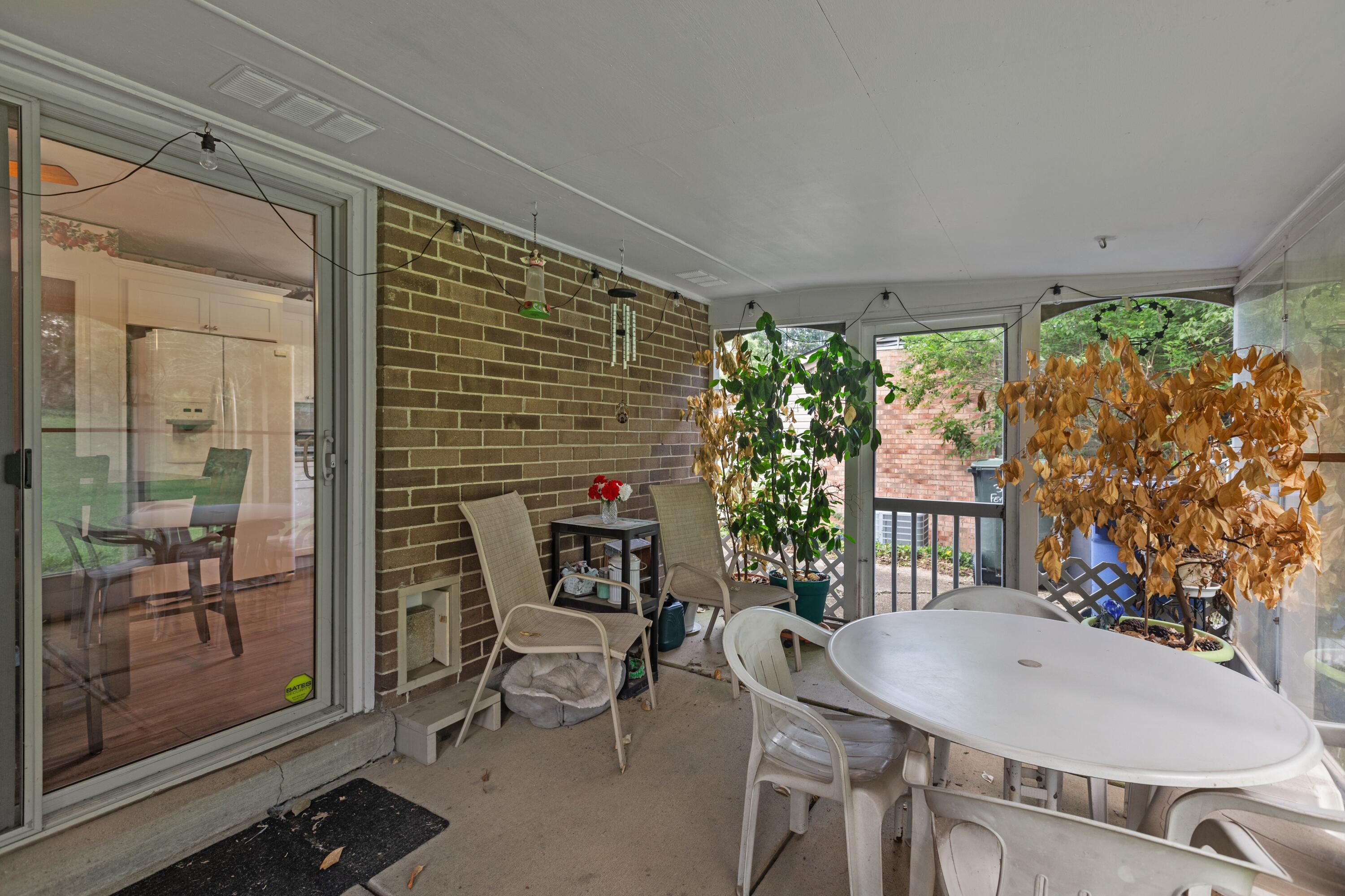 3336 Featherston Drive Property Photo 15