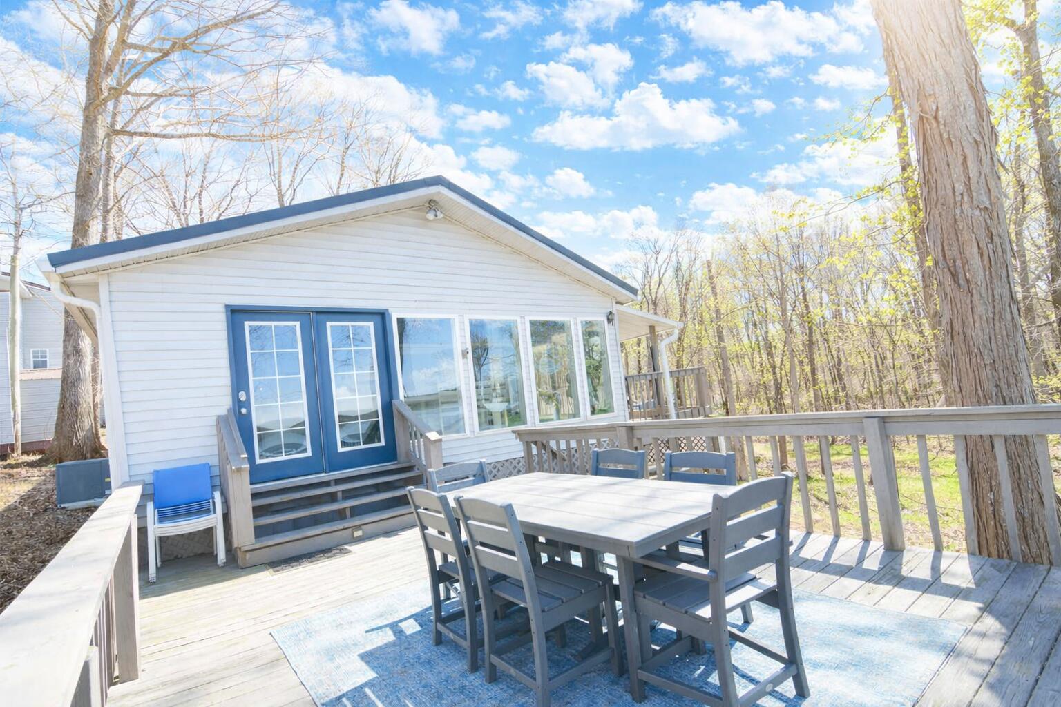 555 Randy Drive Property Photo 8
