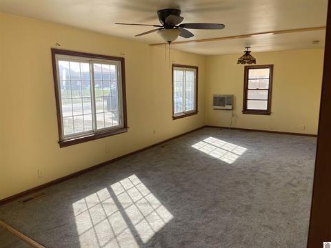 125 Barclay Street Property Photo 4
