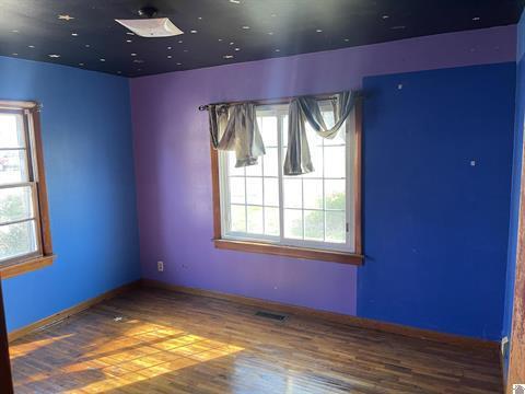 125 Barclay Street Property Photo 6