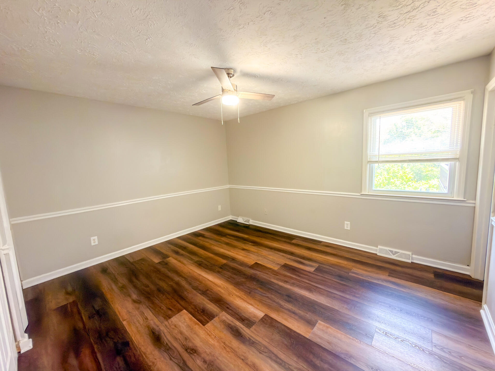 2833 Winter Garden Property Photo 6