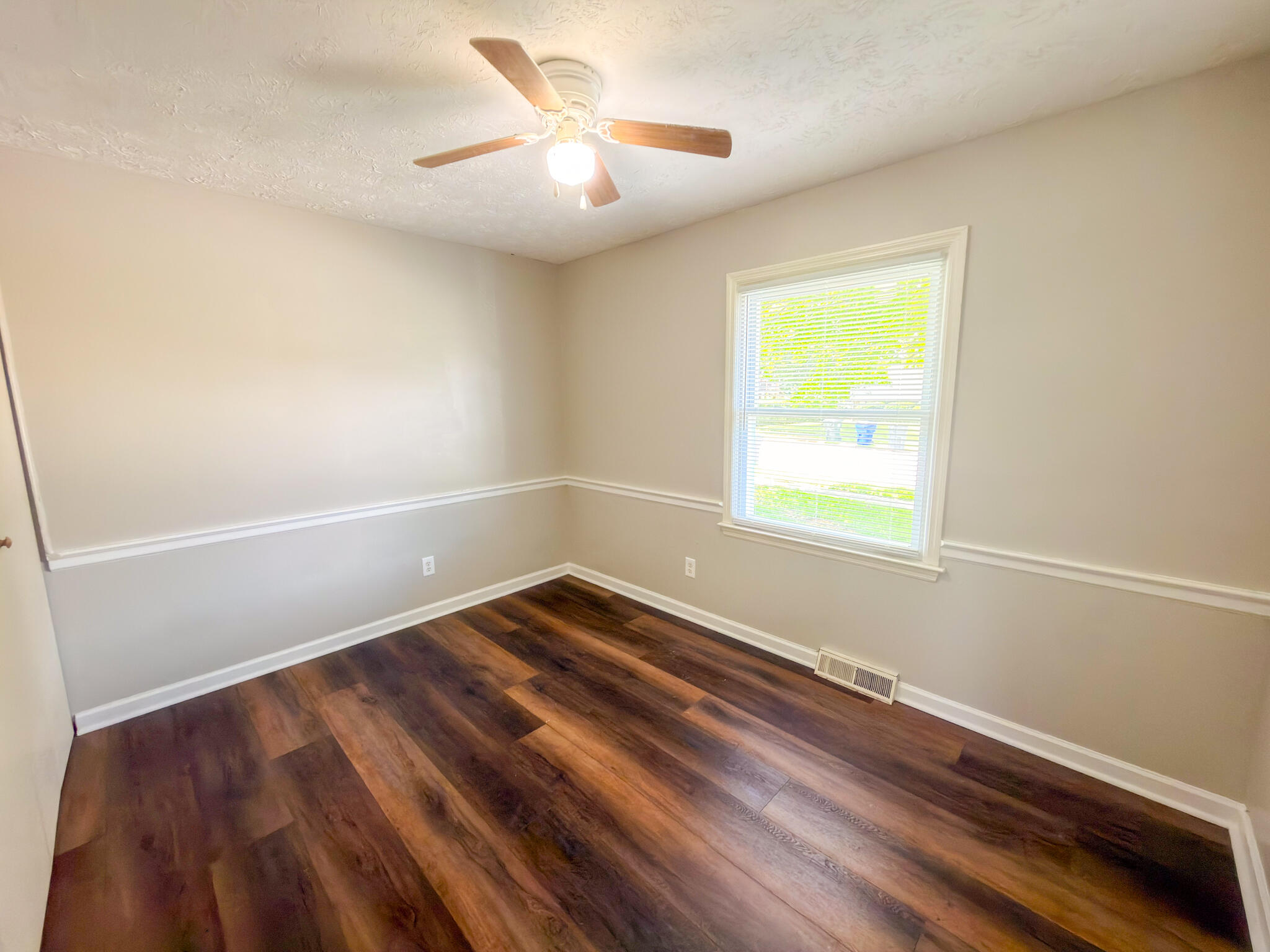 2833 Winter Garden Property Photo 8