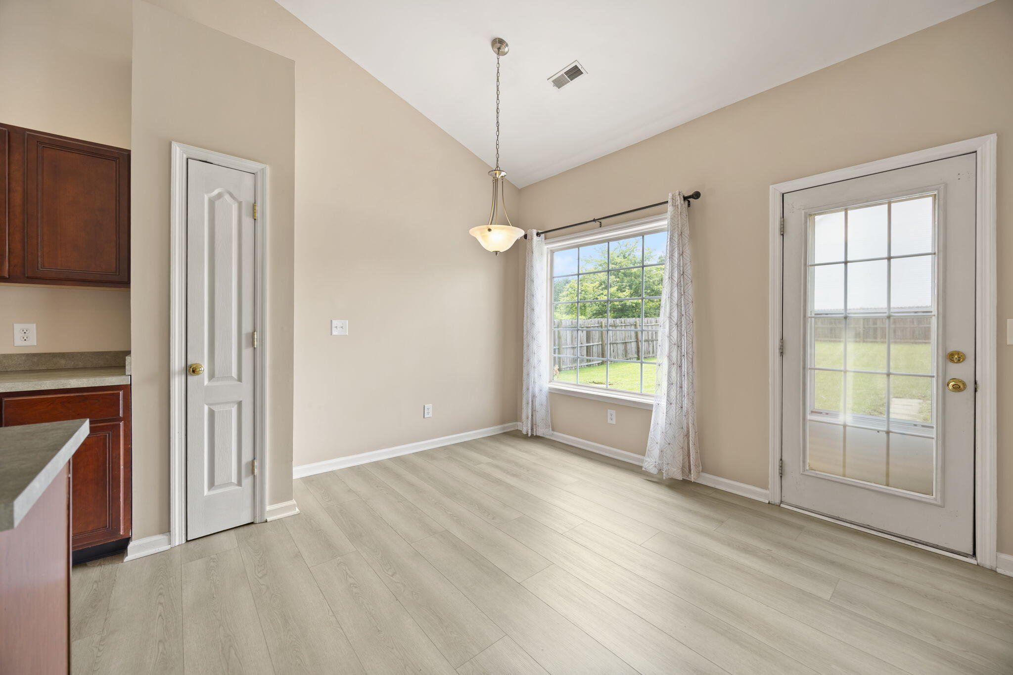 361 Bowerwood Drive Property Photo 8