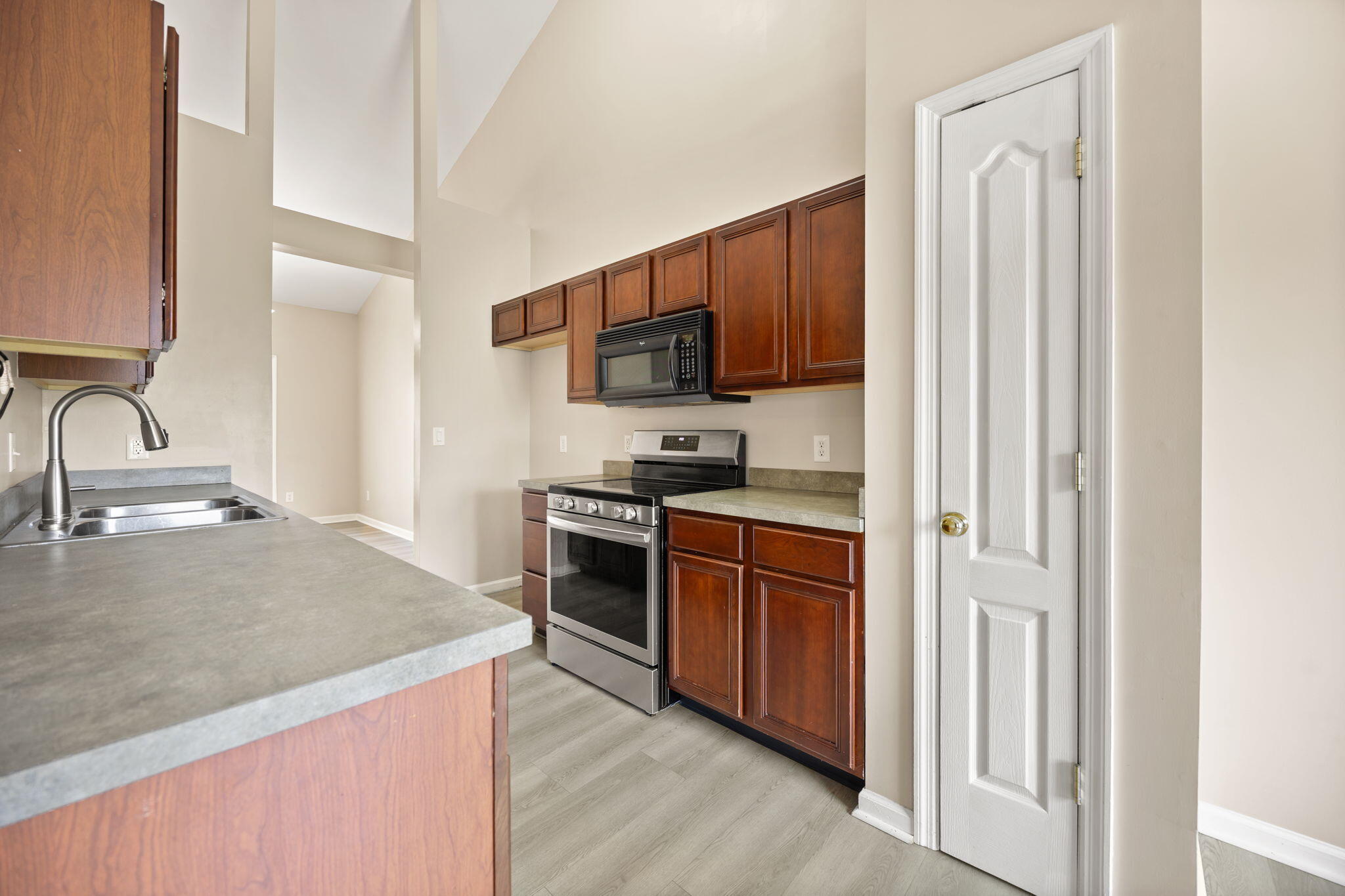 361 Bowerwood Drive Property Photo 11