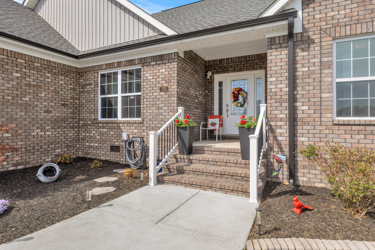 175 Ayly Estates Drive Property Photo 4