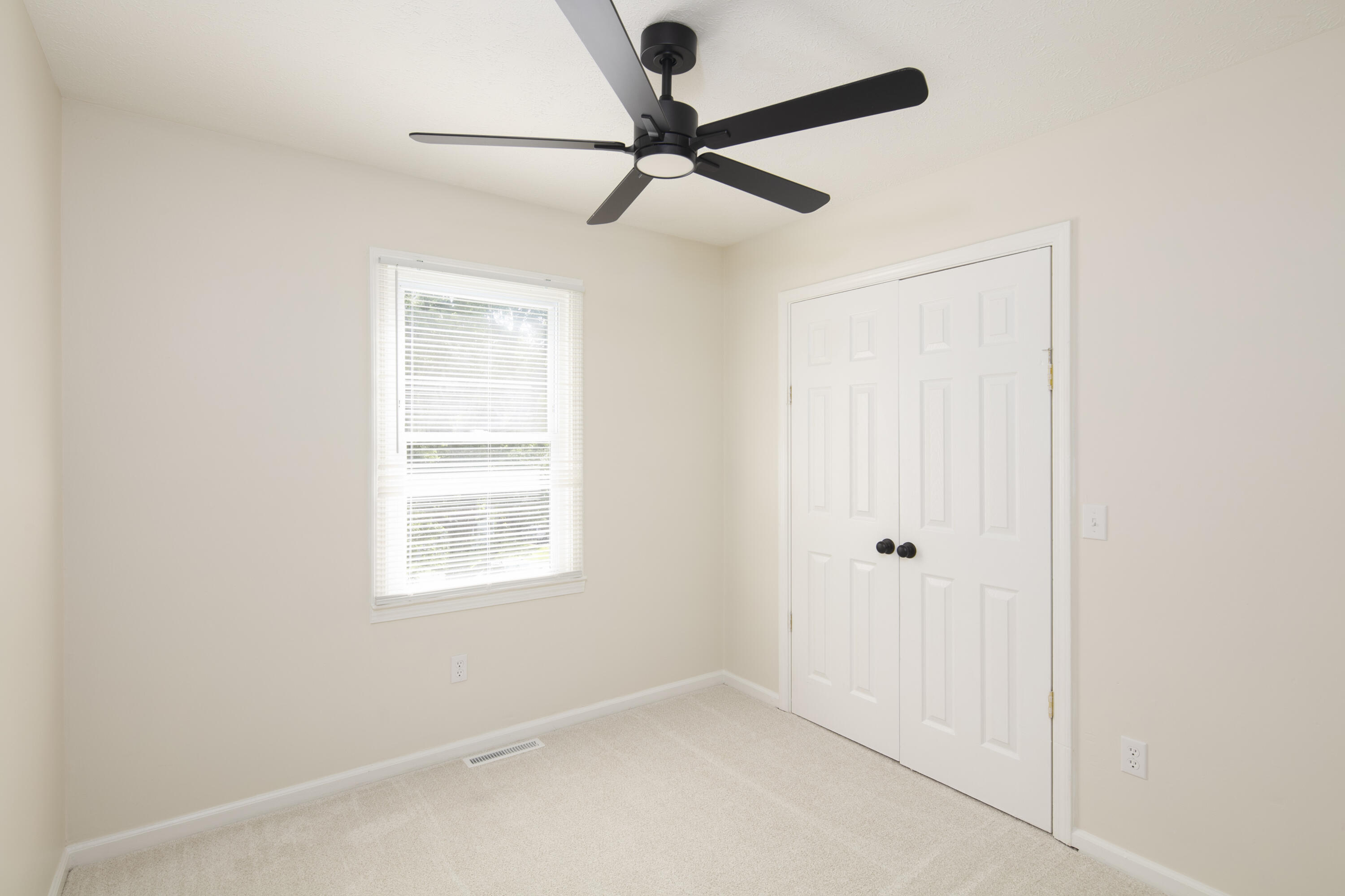 131 Spring Valley Drive Property Photo 18