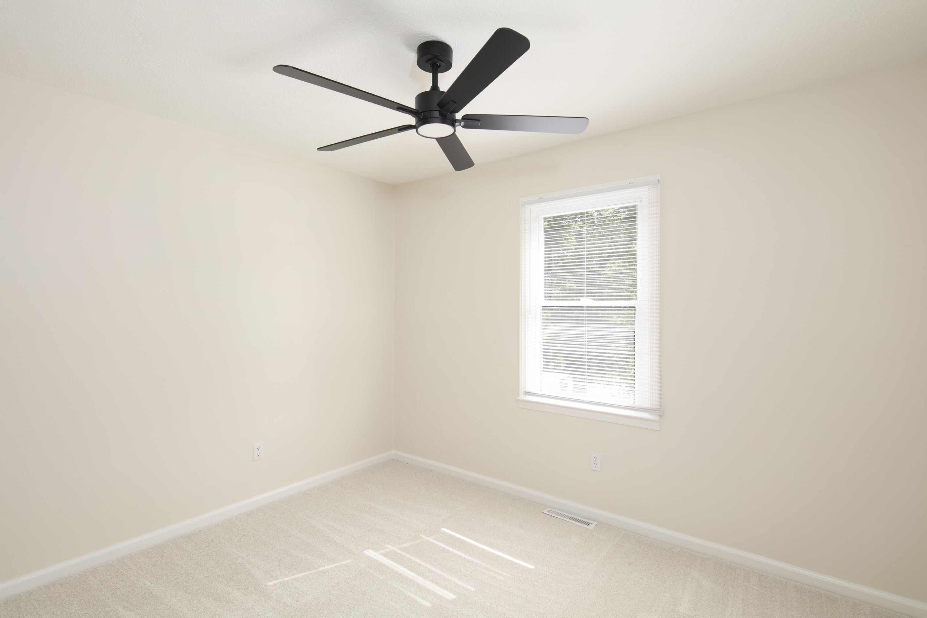 131 Spring Valley Drive Property Photo 20