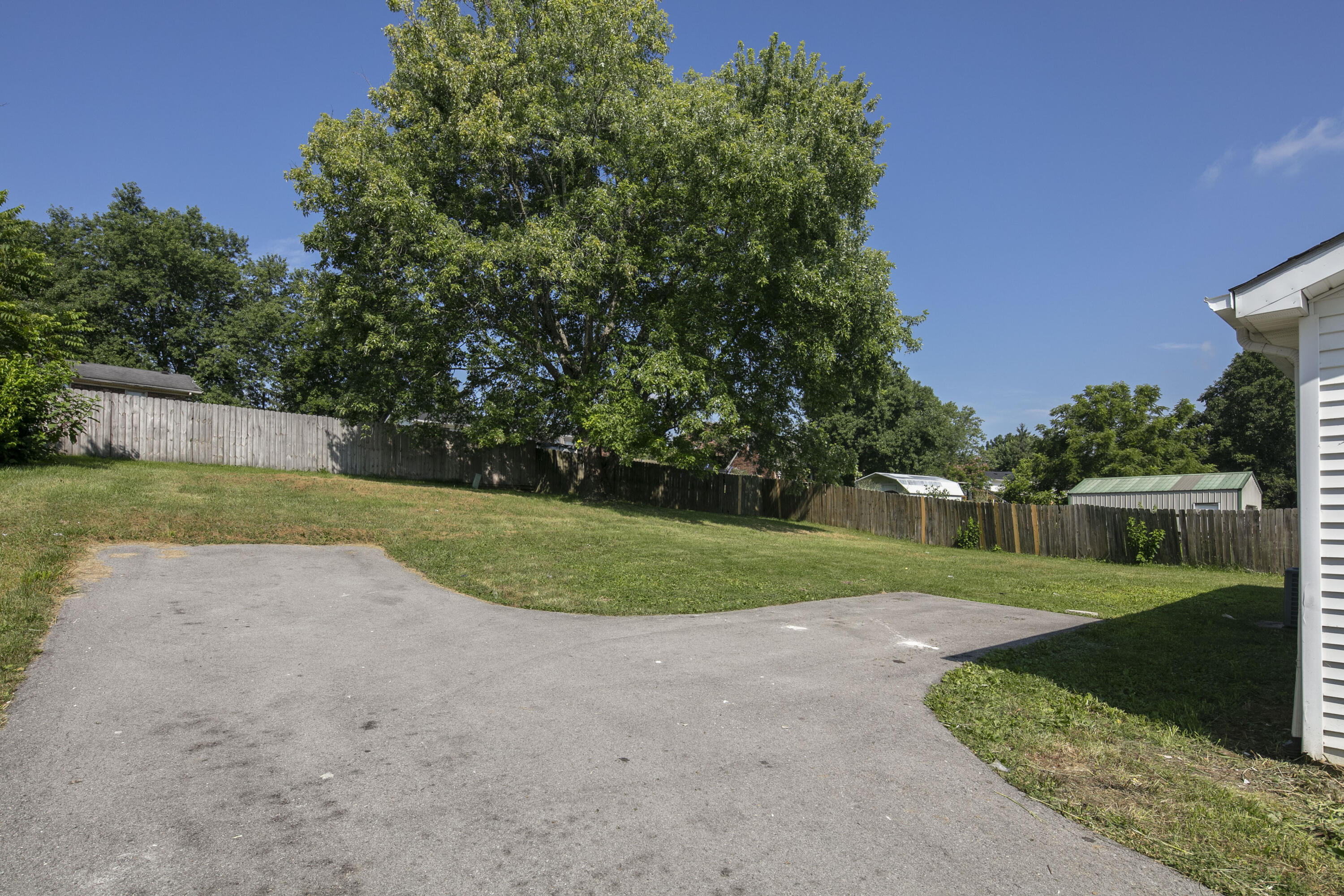 131 Spring Valley Drive Property Photo 27