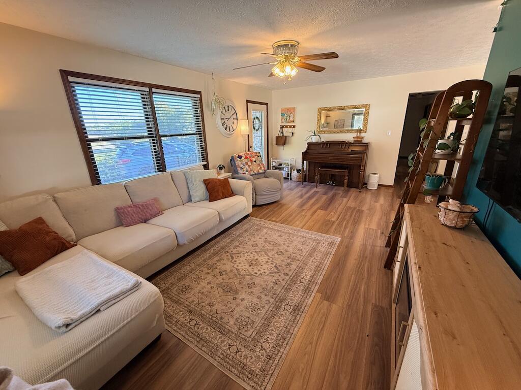 10471 Us-62 Property Photo 6