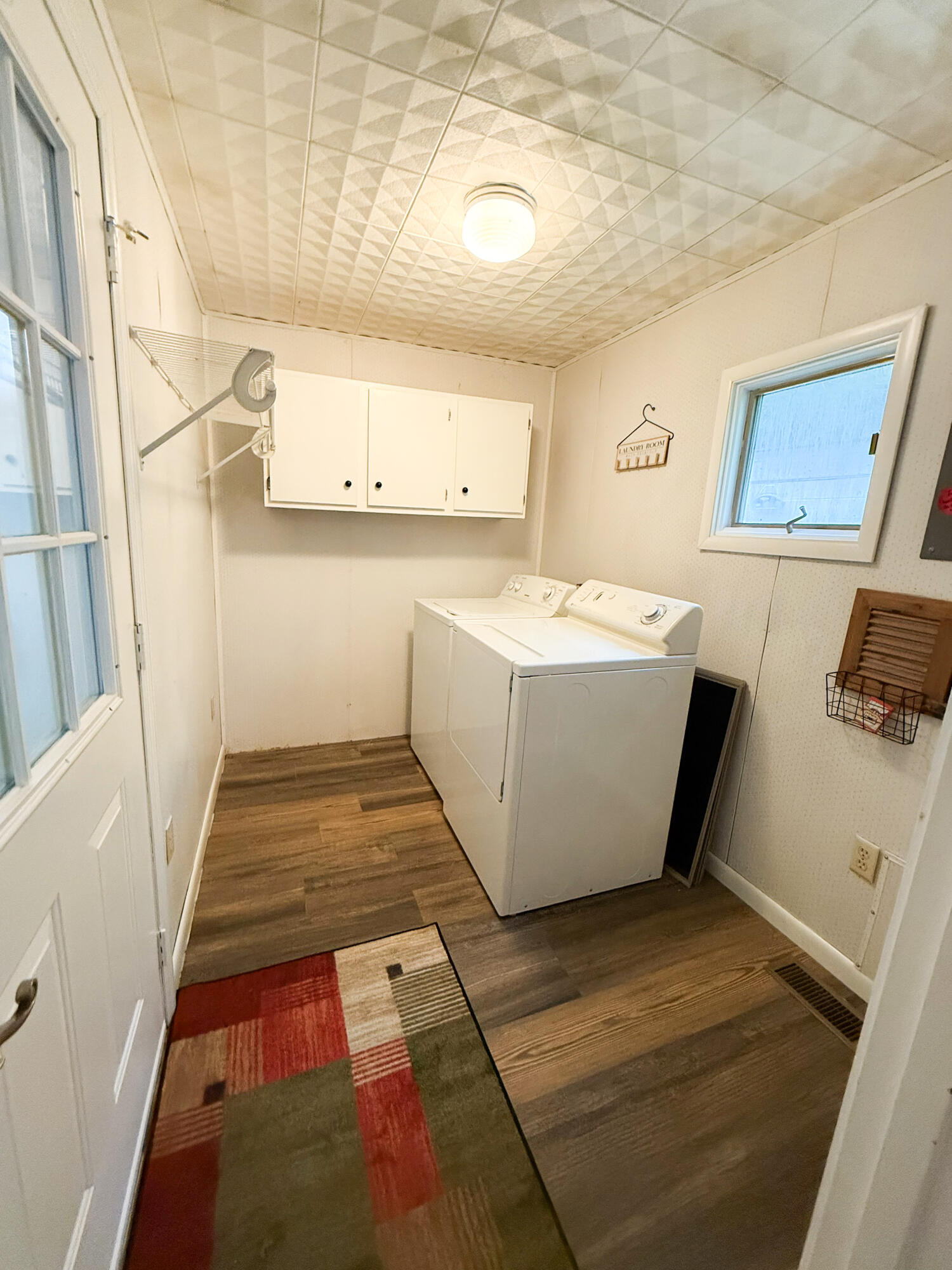 305 Lakeshore Drive Property Photo 17