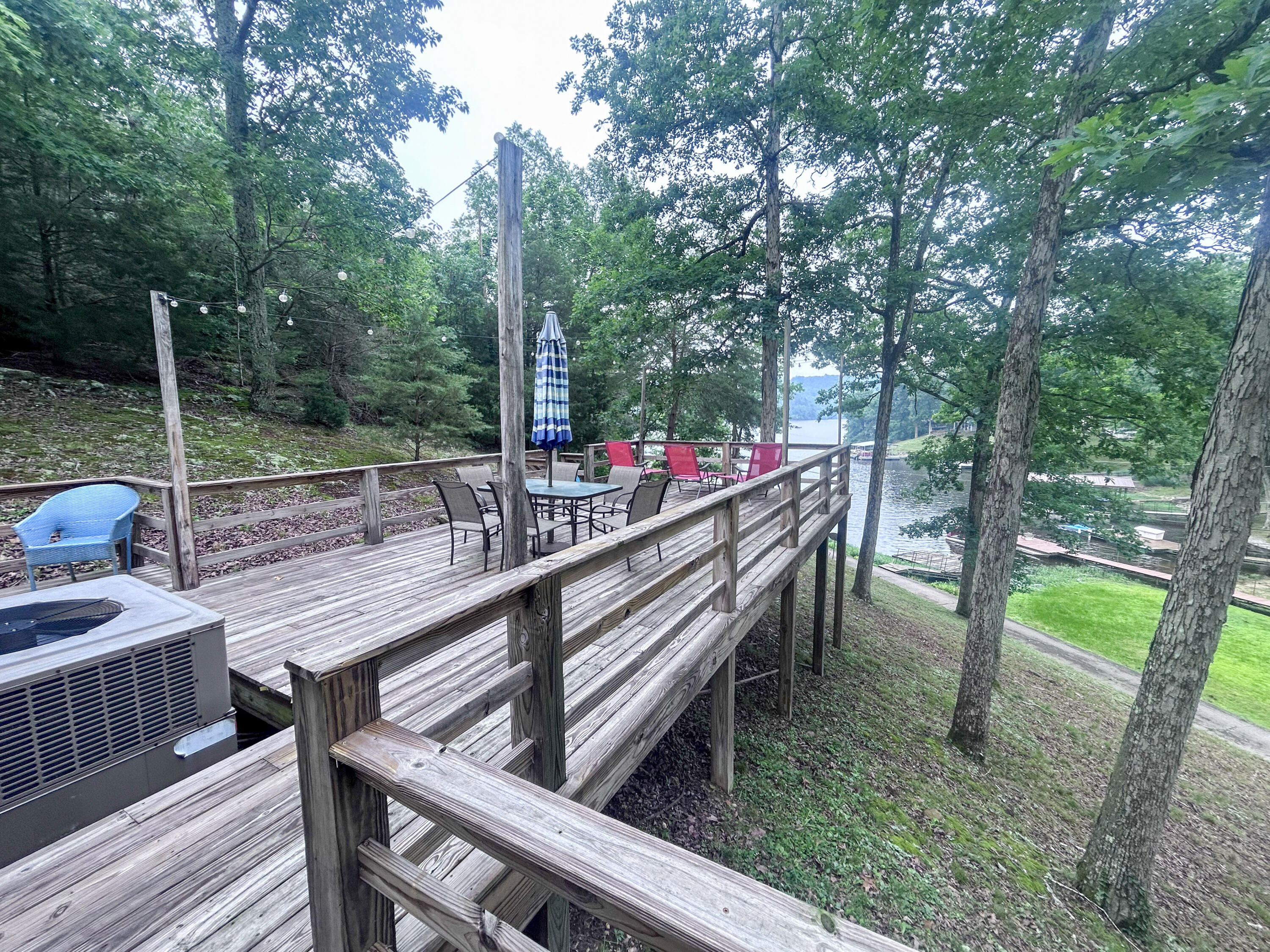 305 Lakeshore Drive Property Photo 23