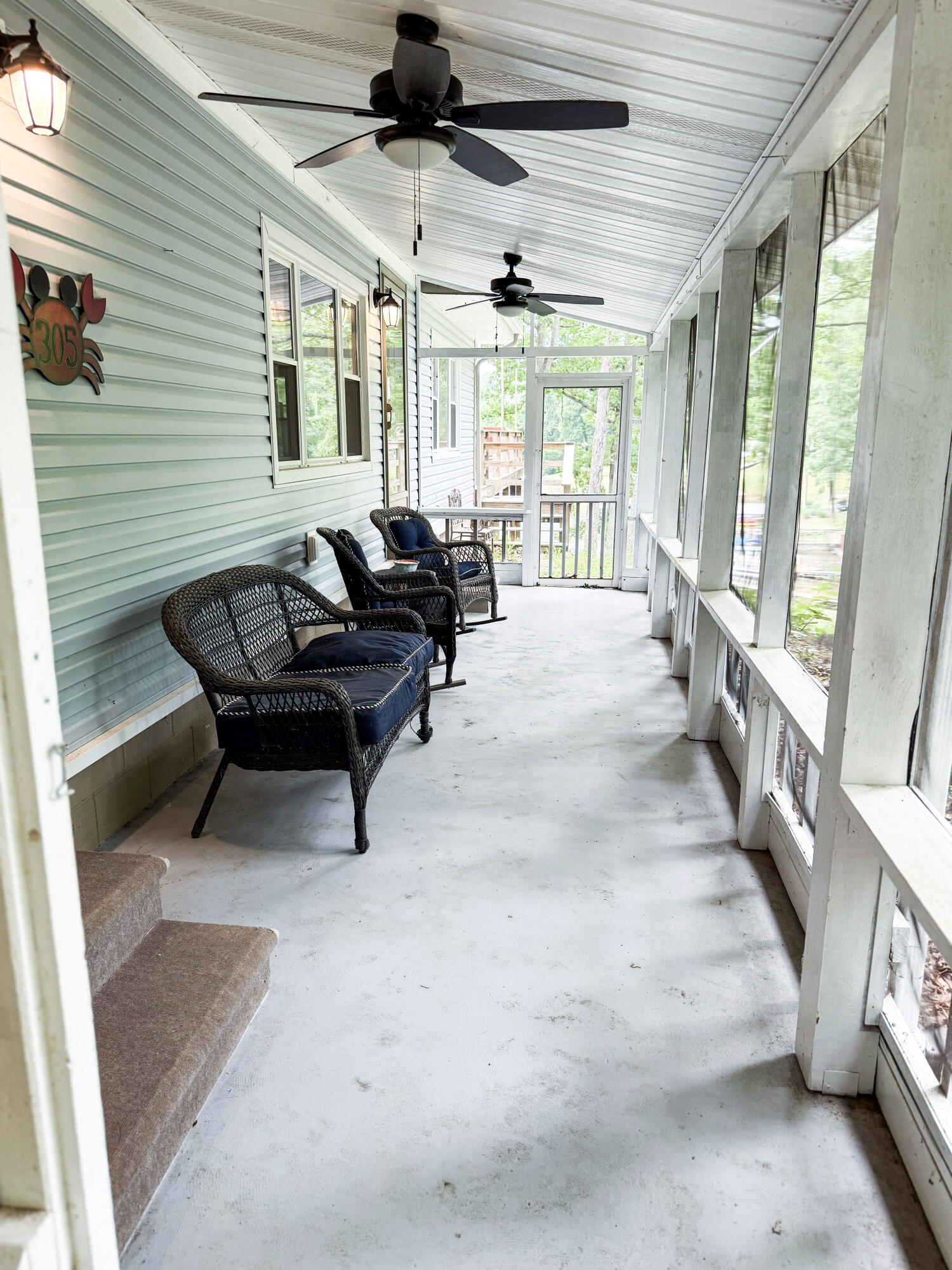 305 Lakeshore Drive Property Photo 27