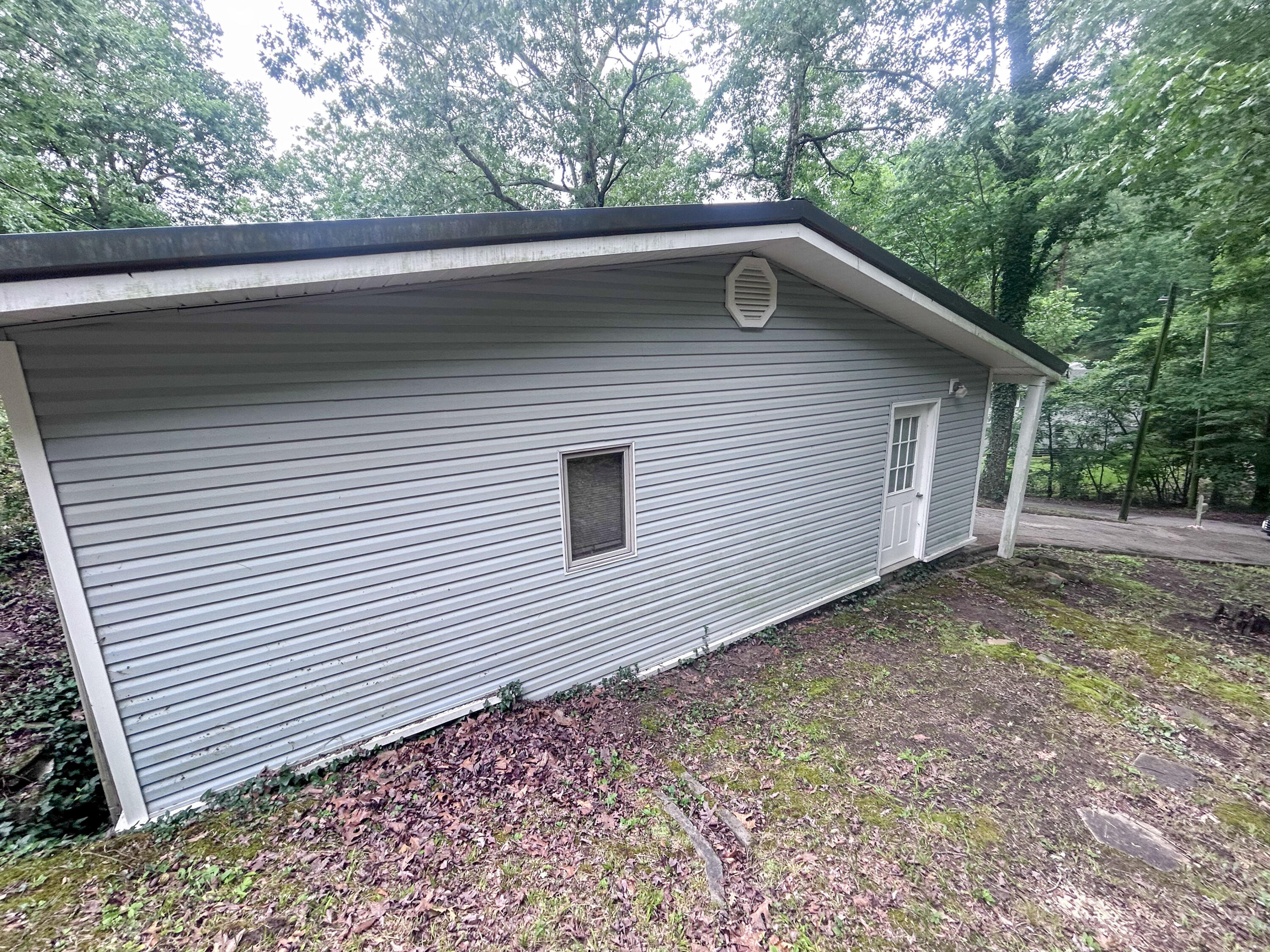 305 Lakeshore Drive Property Photo 34