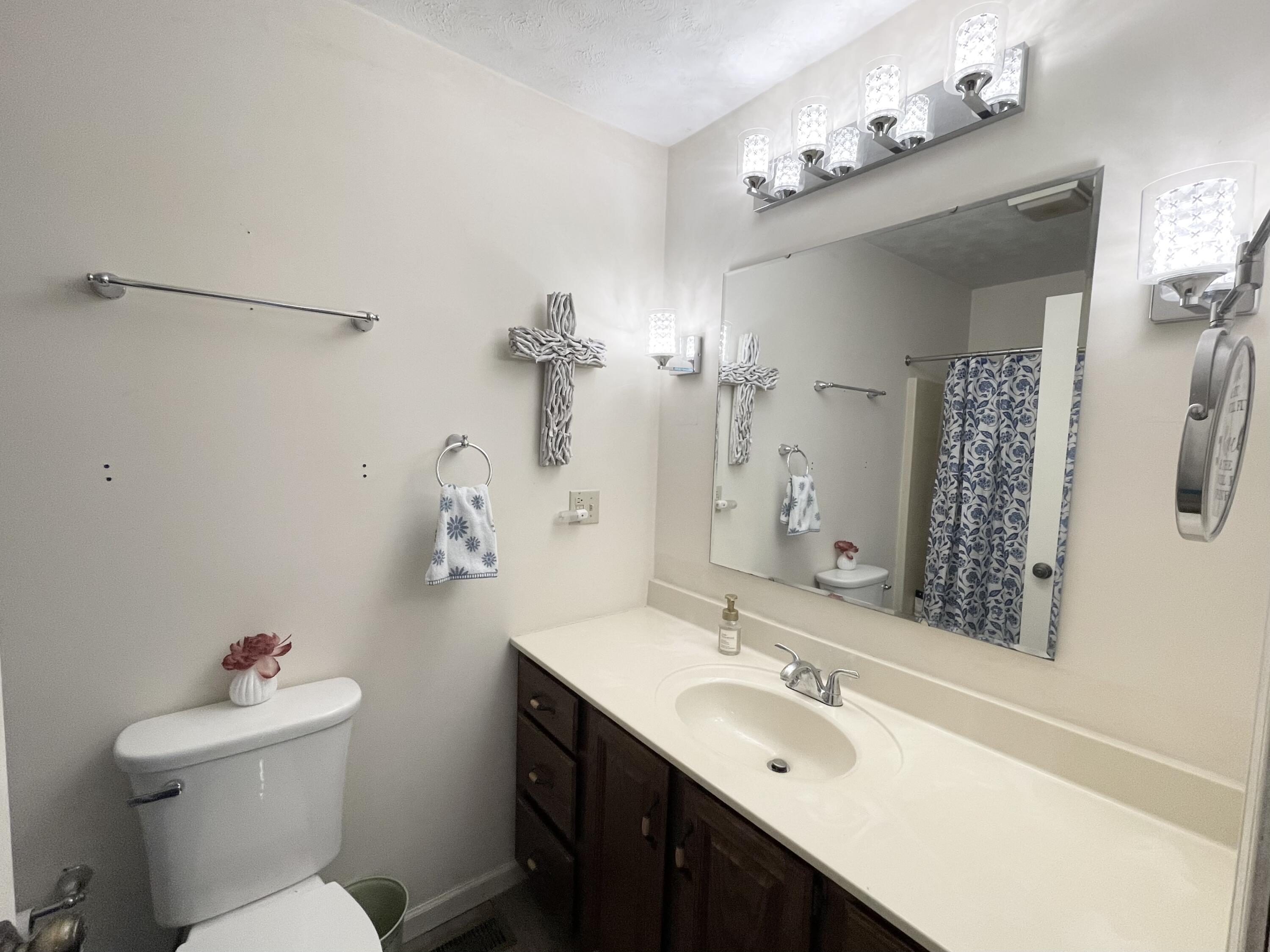 401 Centennial Drive Property Photo 23