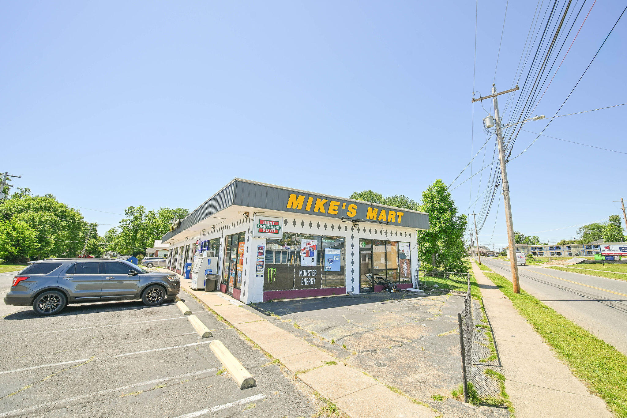 620 E Broadway Property Photo 4