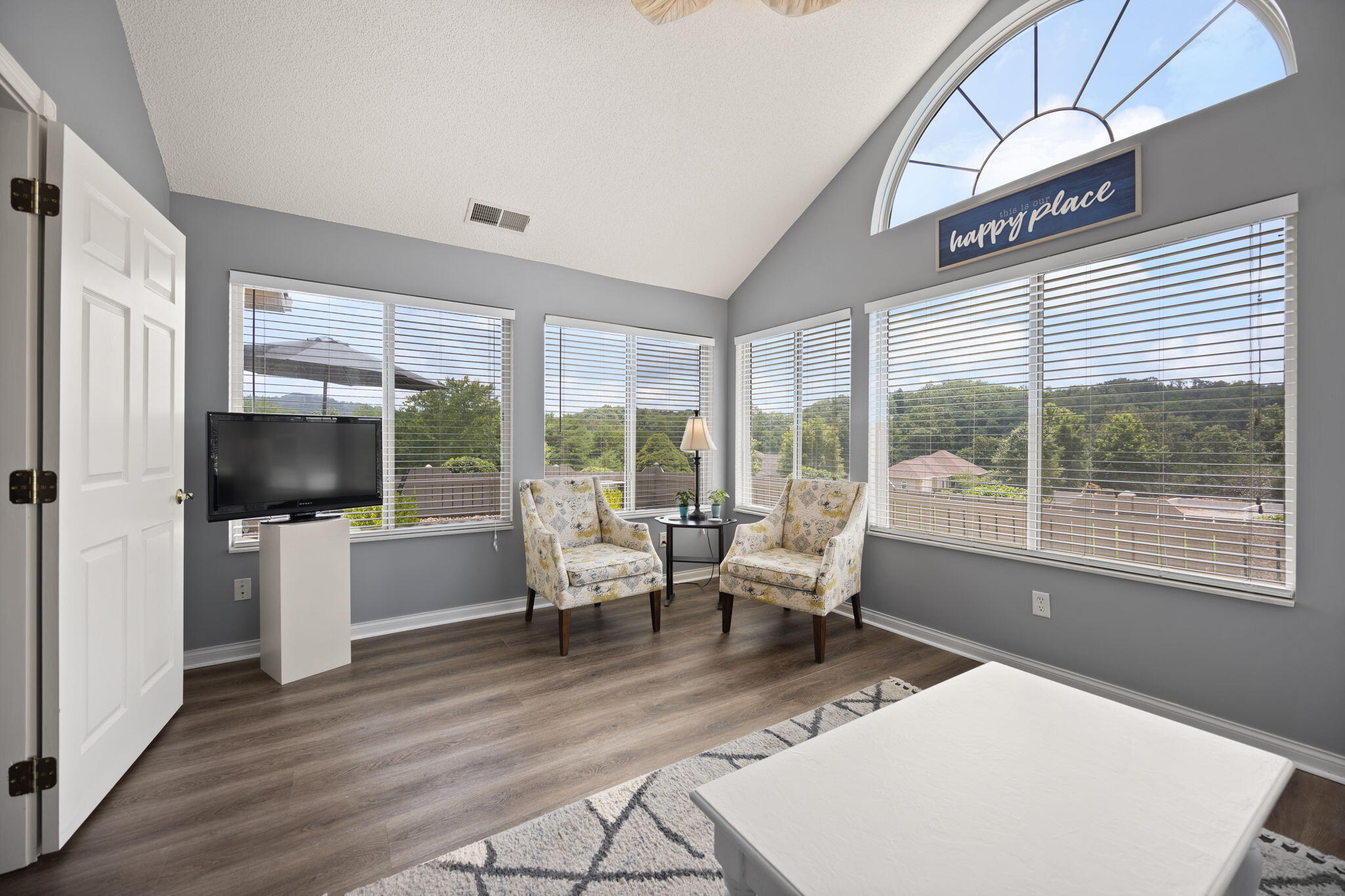 373 Chateau Place Property Photo 17