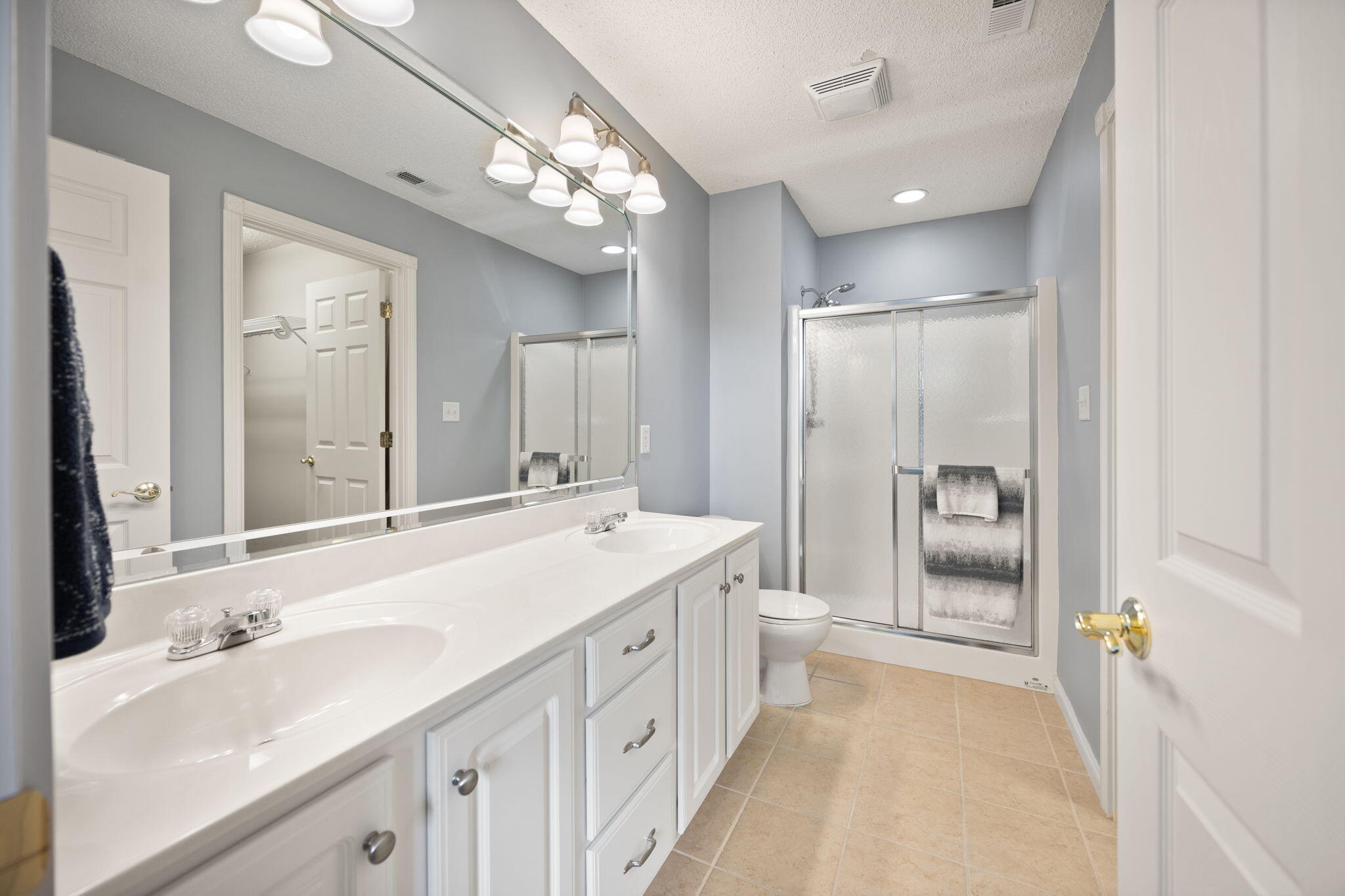 373 Chateau Place Property Photo 32