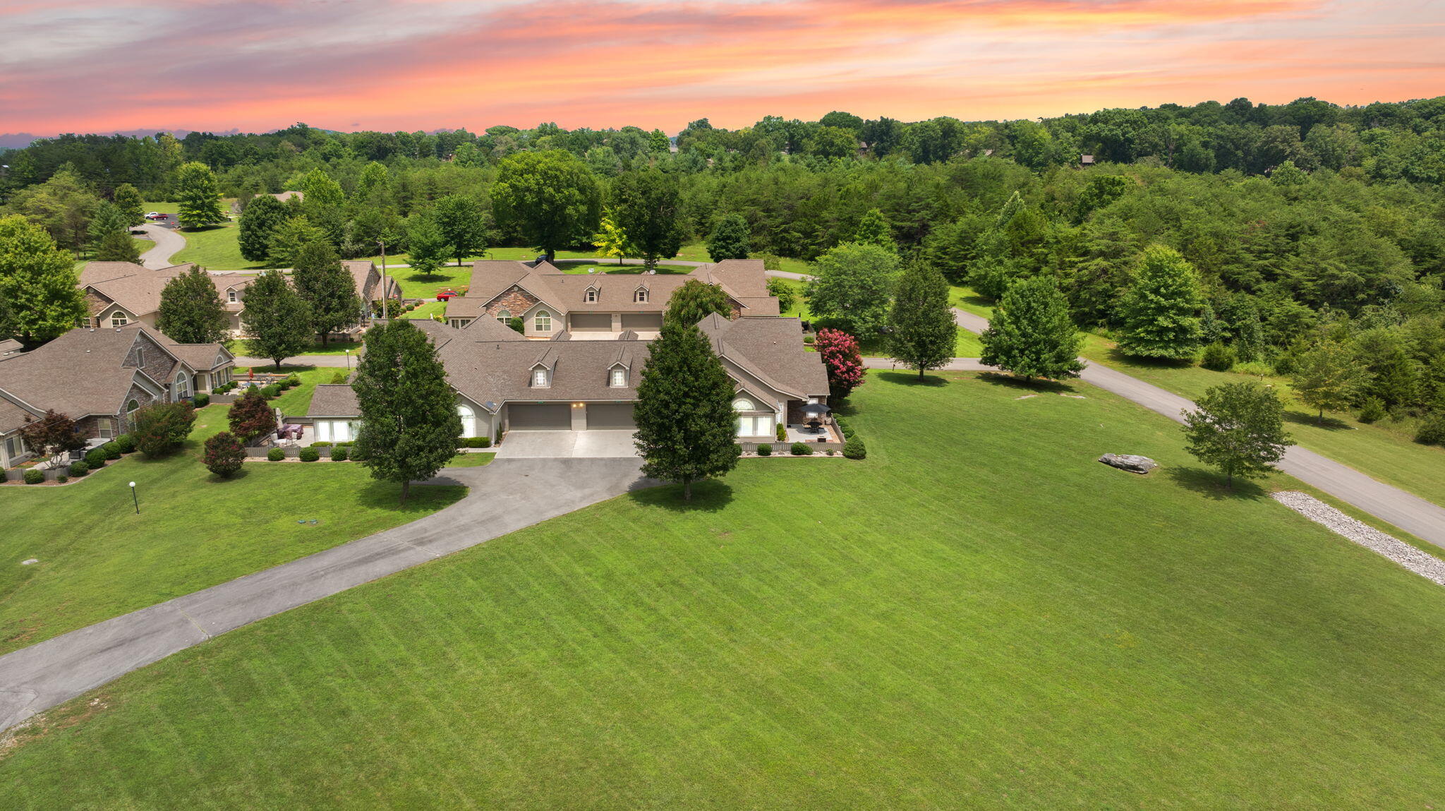 373 Chateau Place Property Photo 42