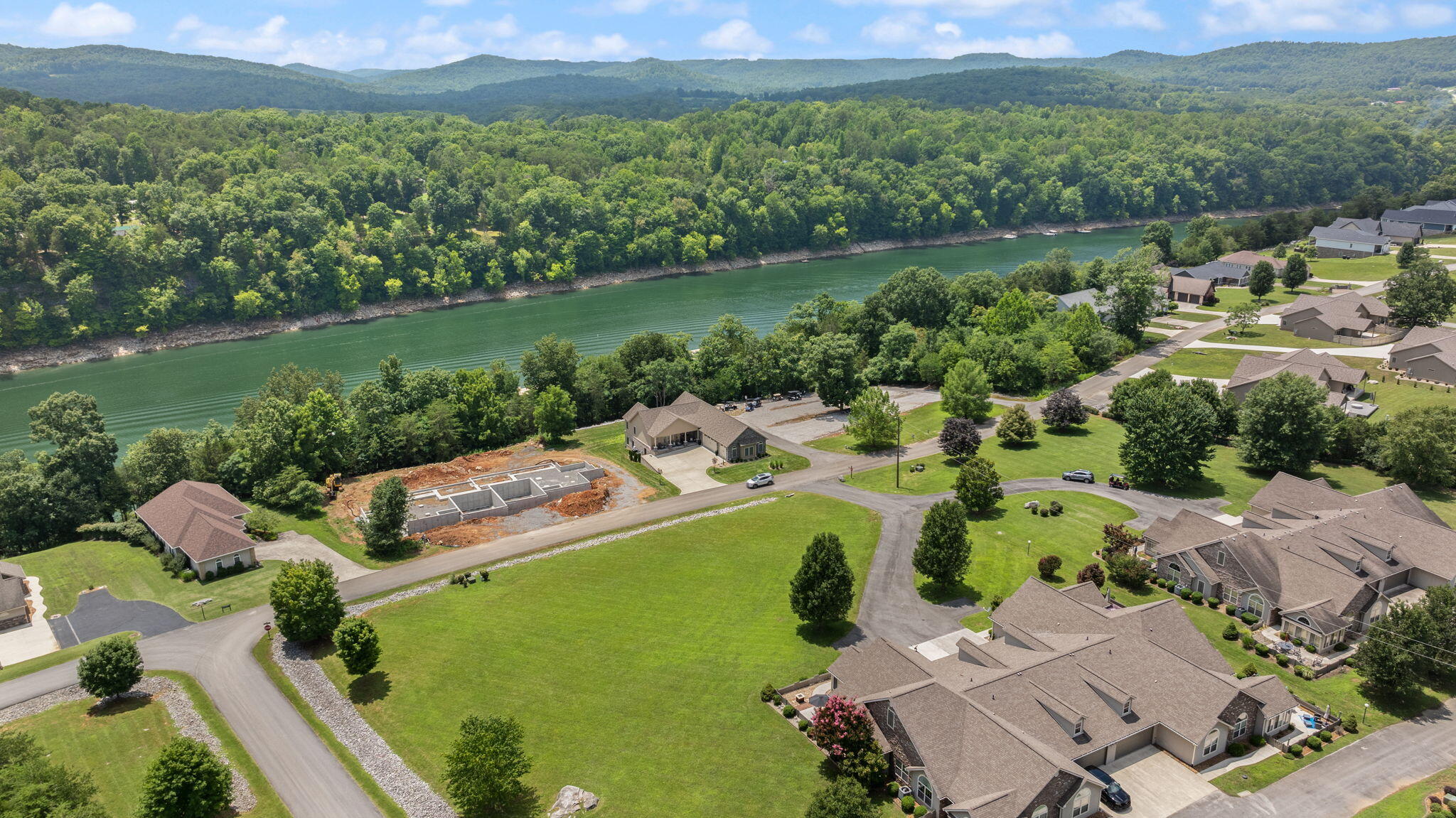 373 Chateau Place Property Photo 49