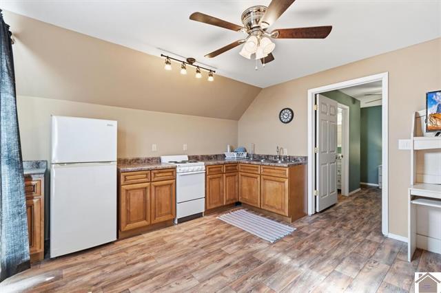 49 Lakeshore Drive Property Photo 28