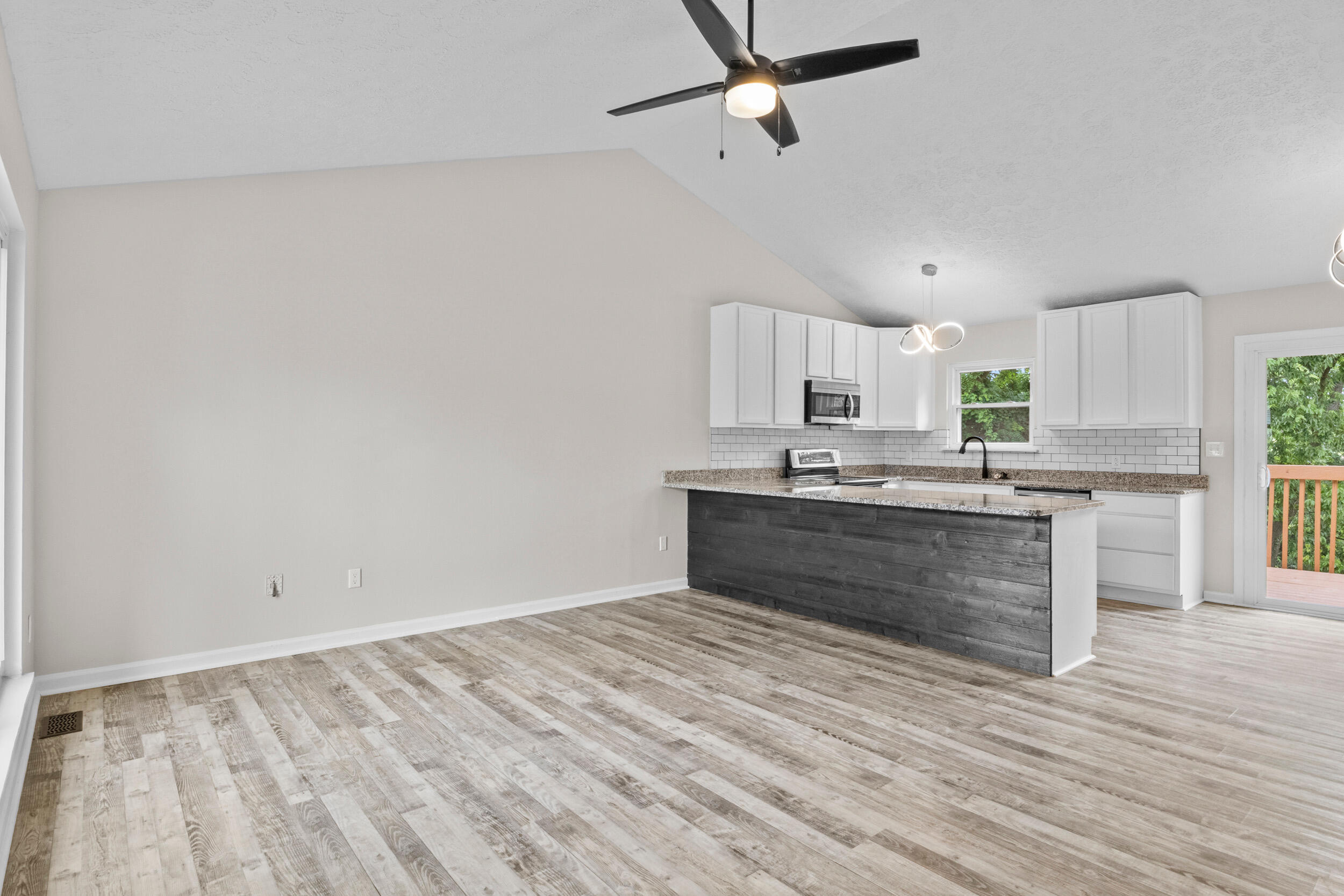 124 Barren River Boulevard Property Photo 4