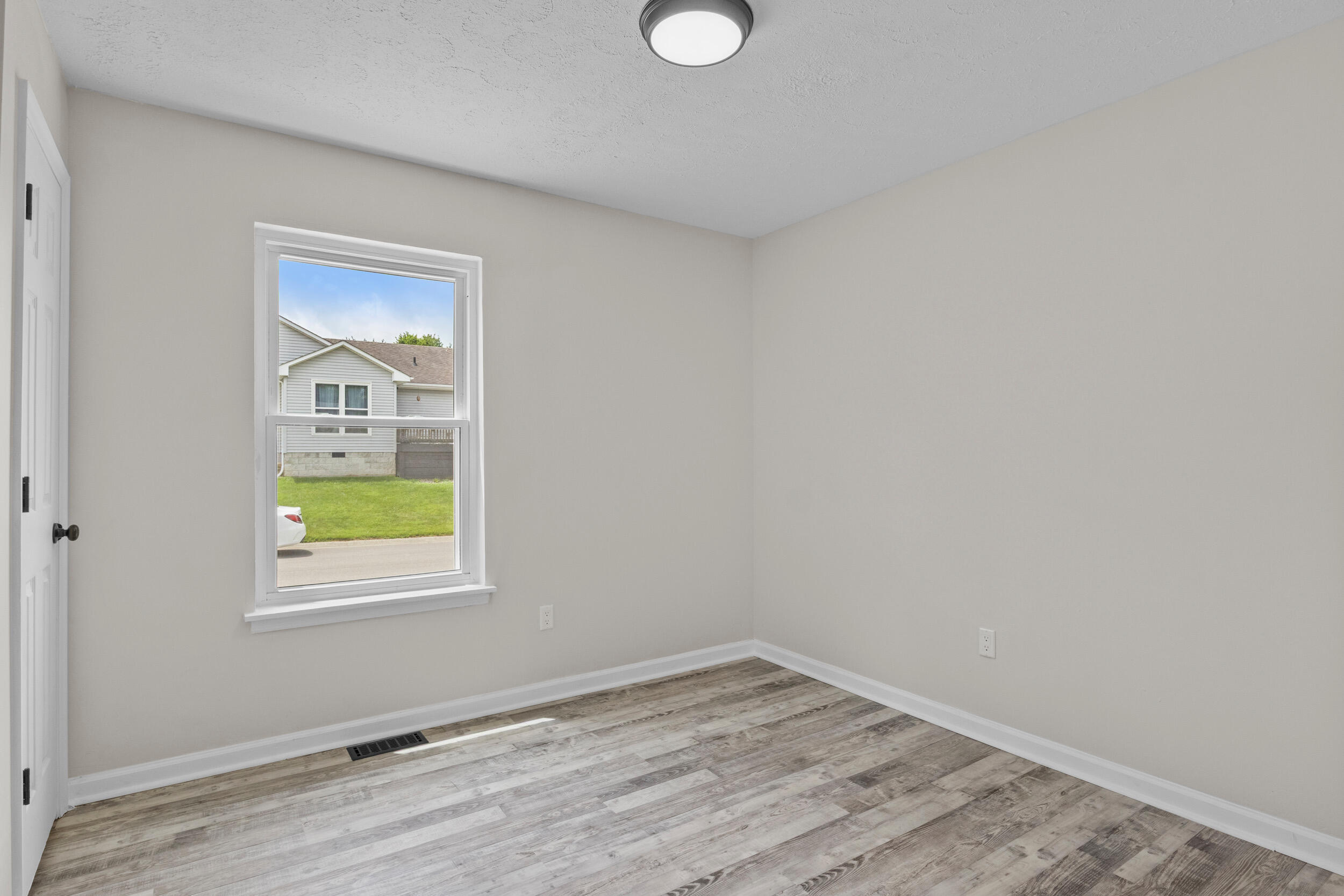 124 Barren River Boulevard Property Photo 10