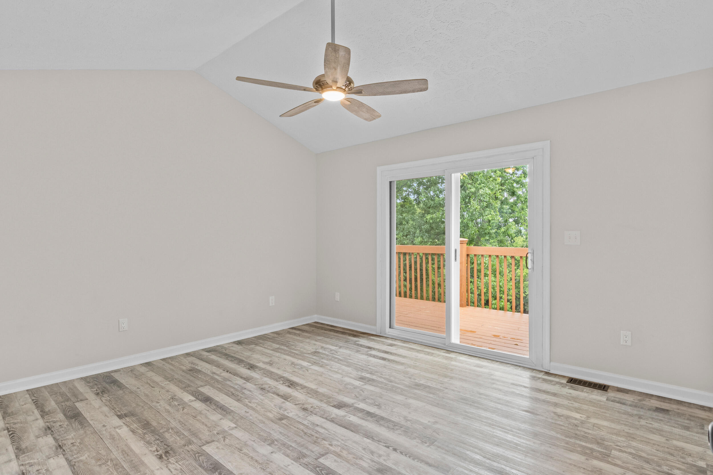 124 Barren River Boulevard Property Photo 16
