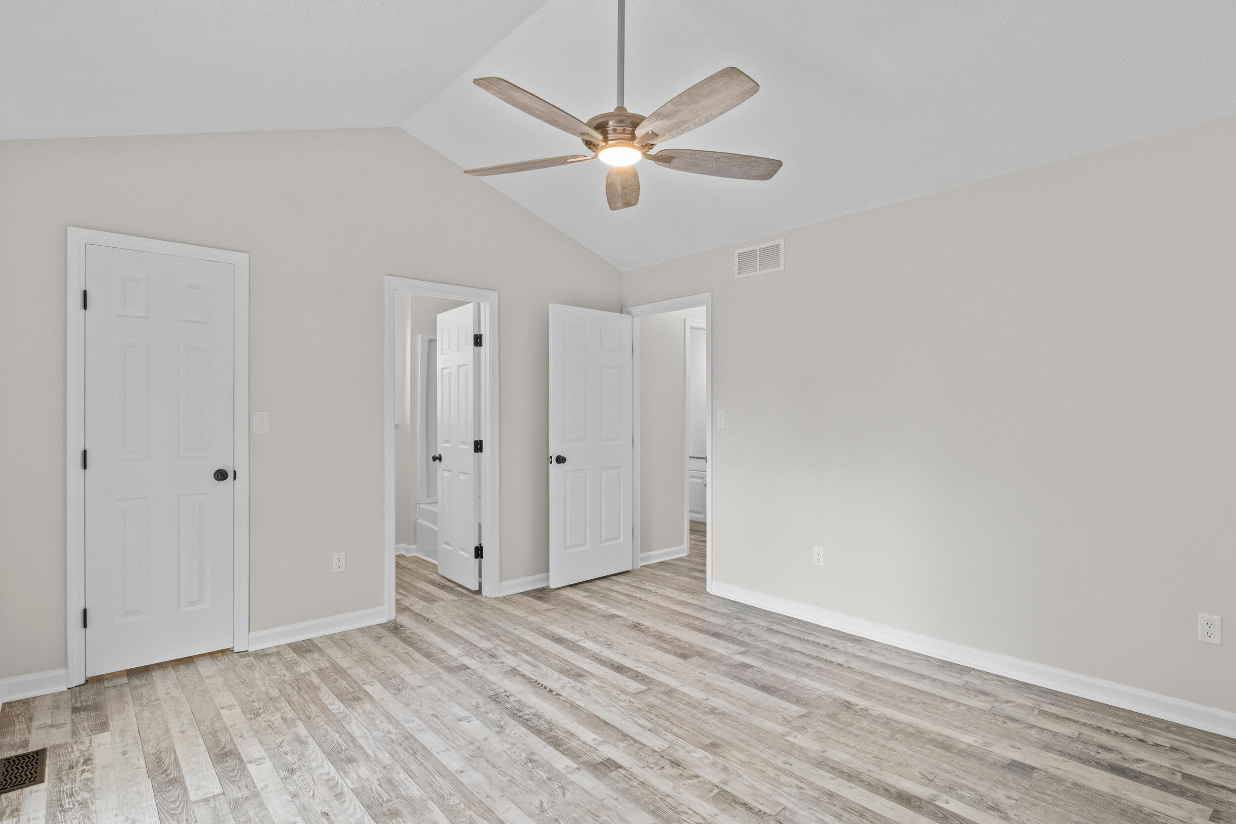 124 Barren River Boulevard Property Photo 17
