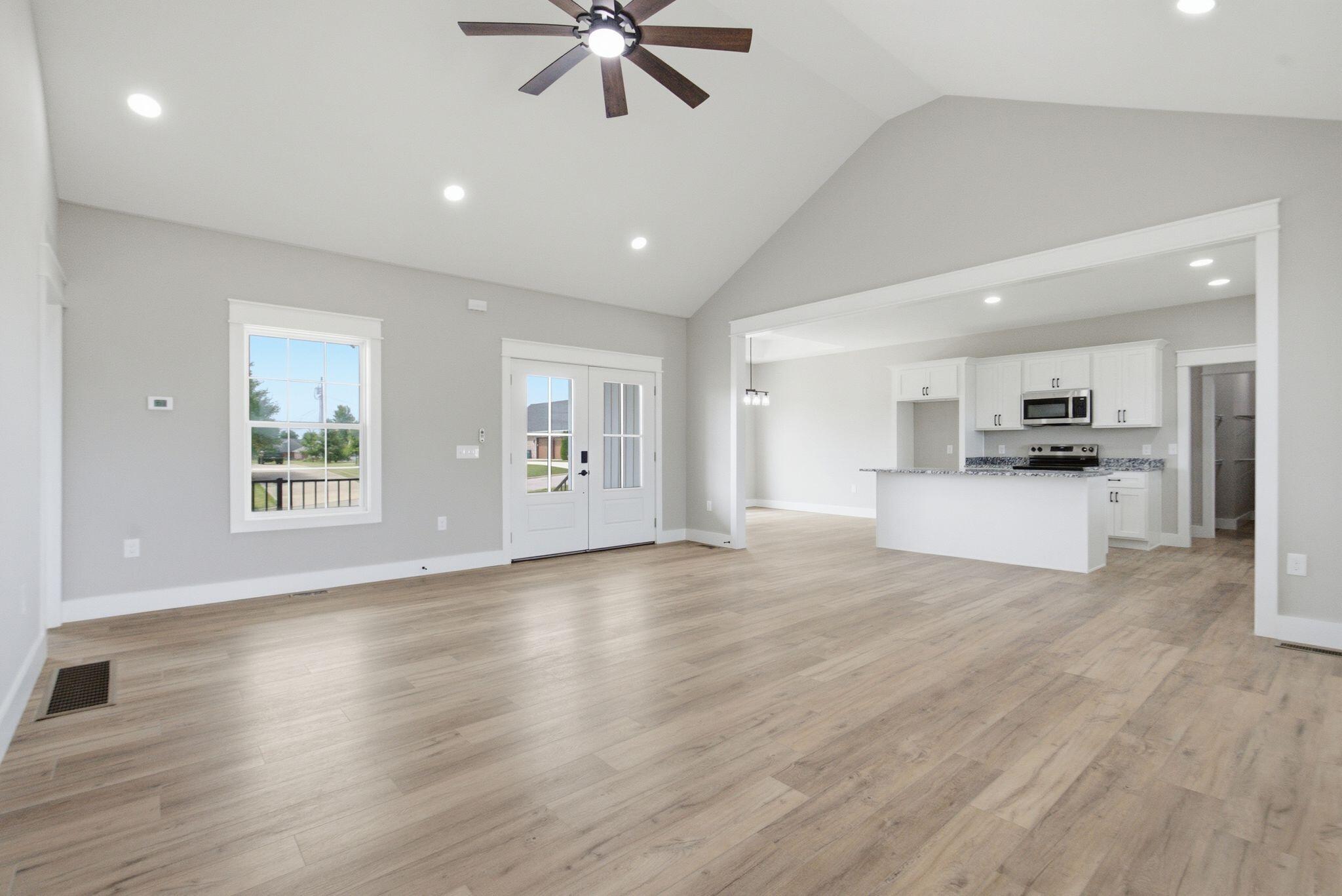 617 Ridge Crest Drive Property Photo 11