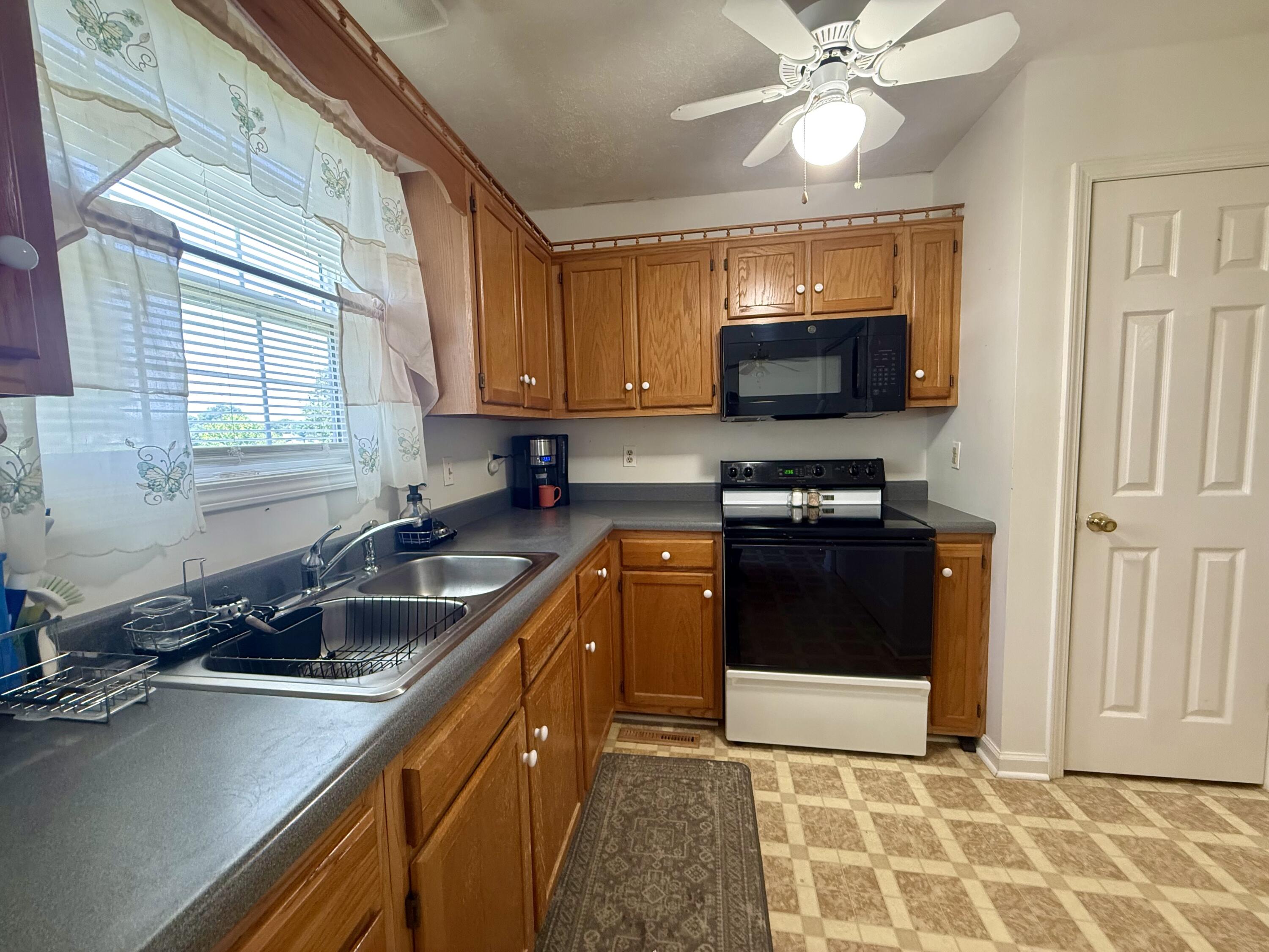 430 Fair Ground Road Property Photo 5