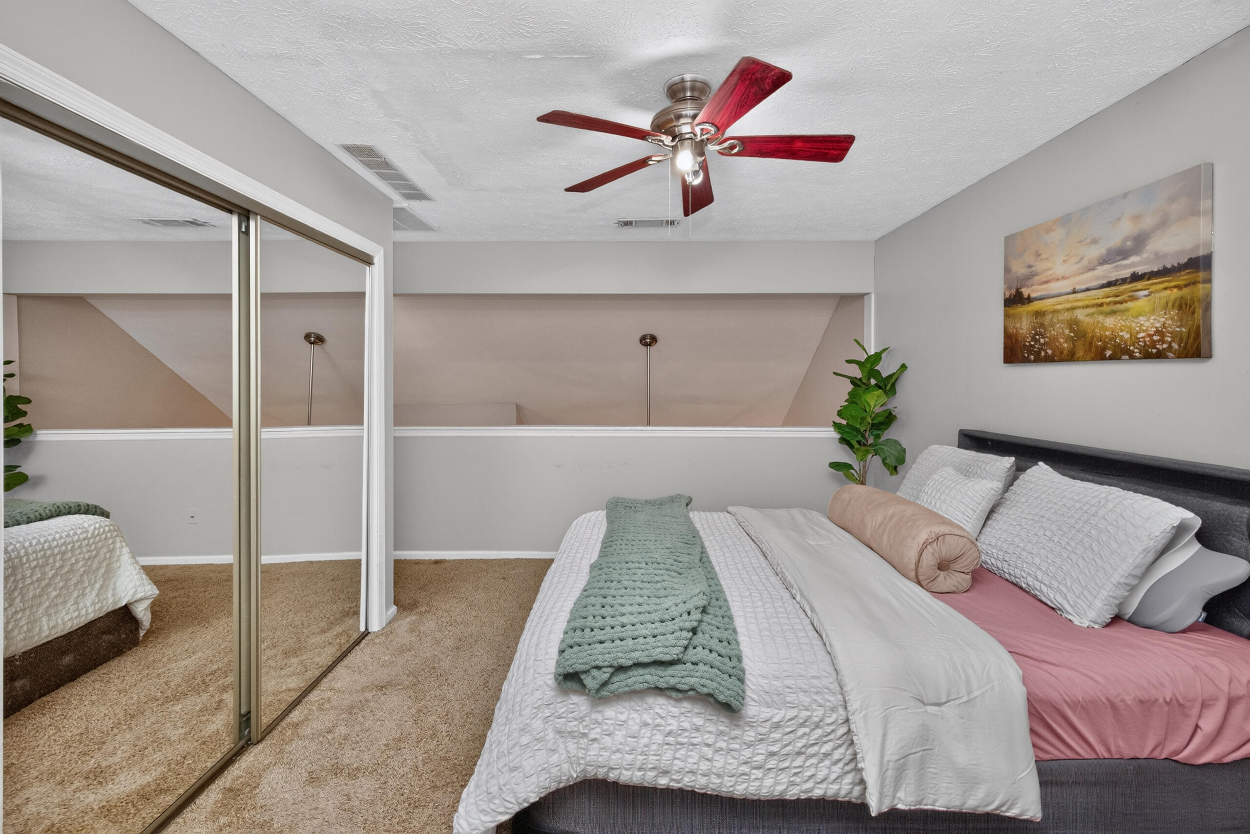 323 Santa Fe Court Property Photo 13