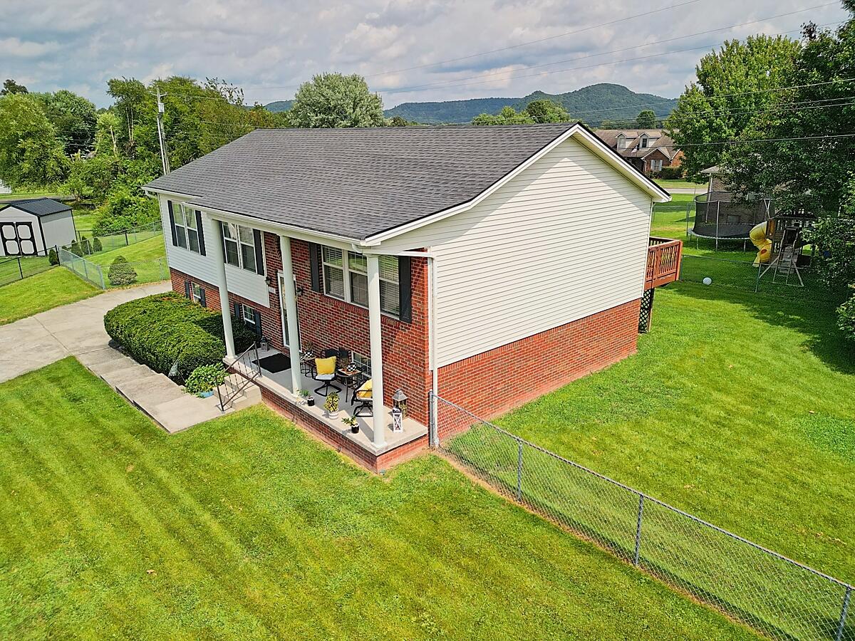 504 Scenic View Circle Property Photo 2