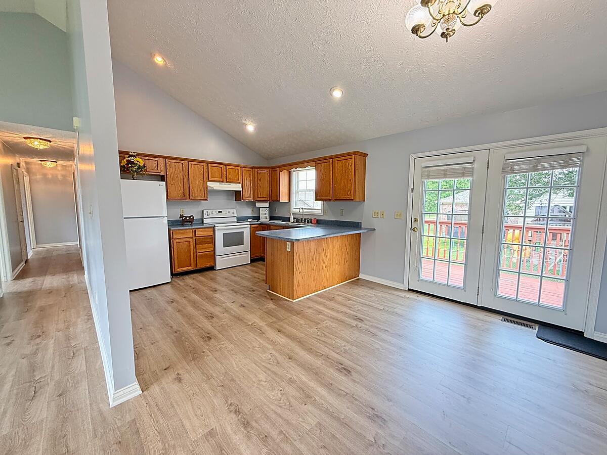 504 Scenic View Circle Property Photo 11