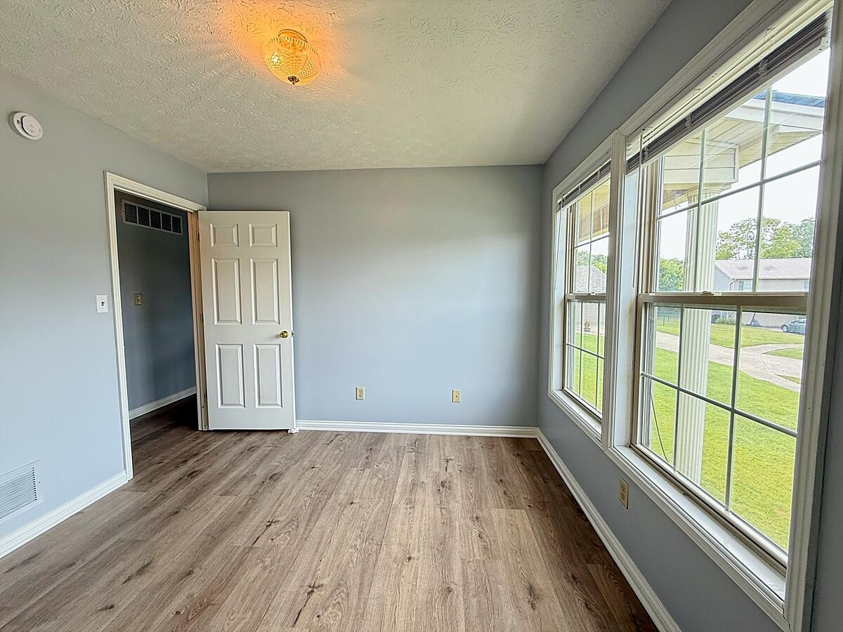 504 Scenic View Circle Property Photo 13