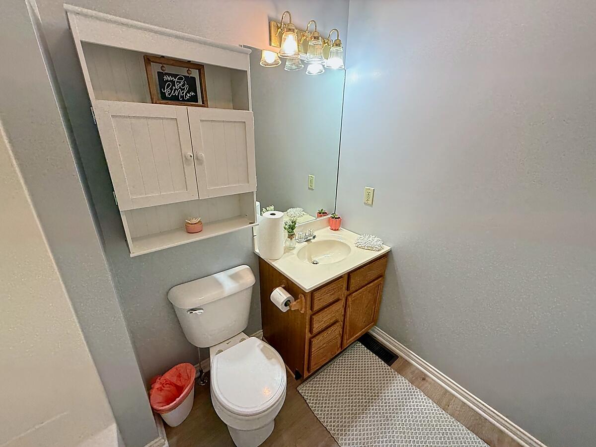 504 Scenic View Circle Property Photo 15