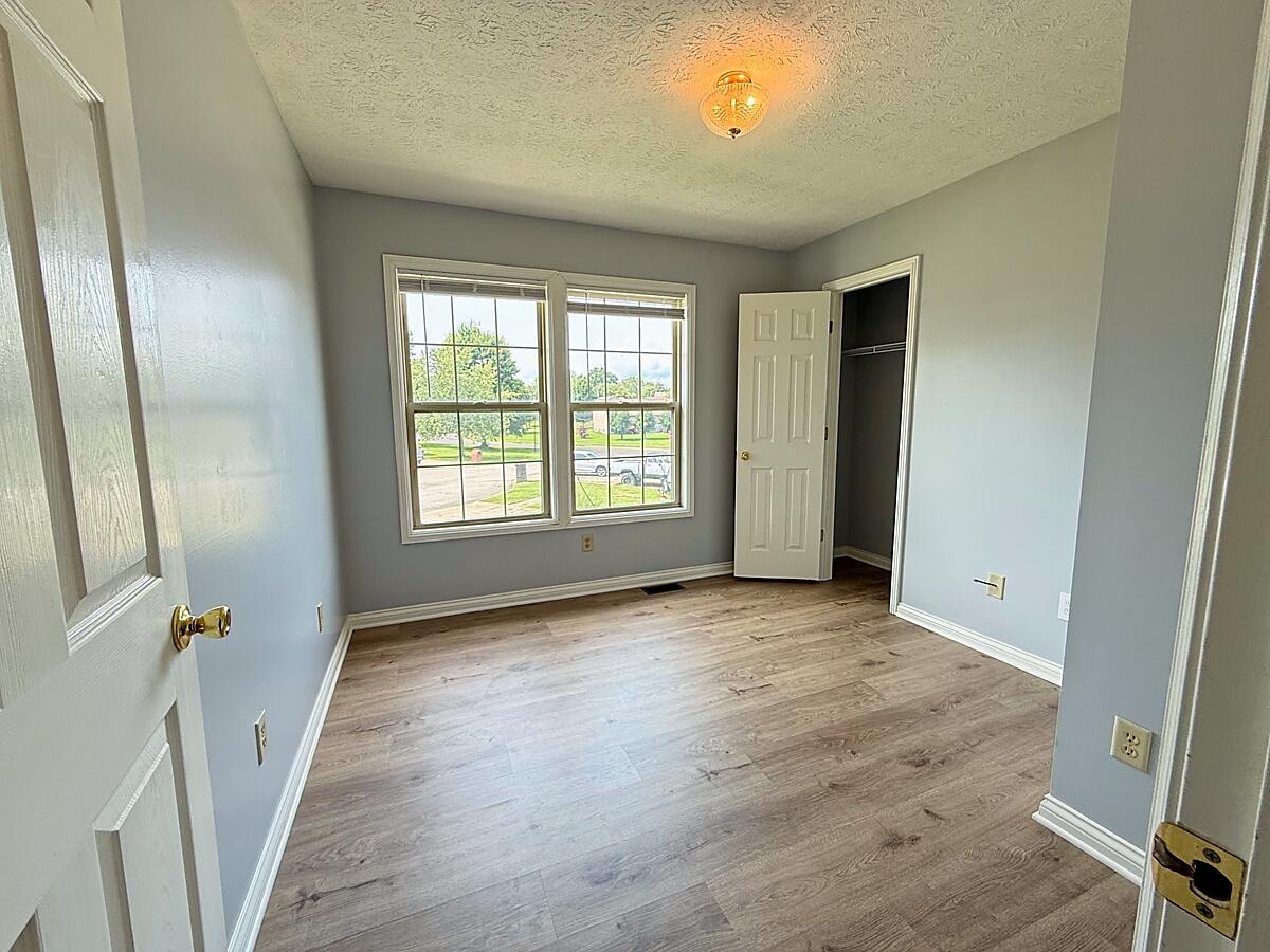504 Scenic View Circle Property Photo 16