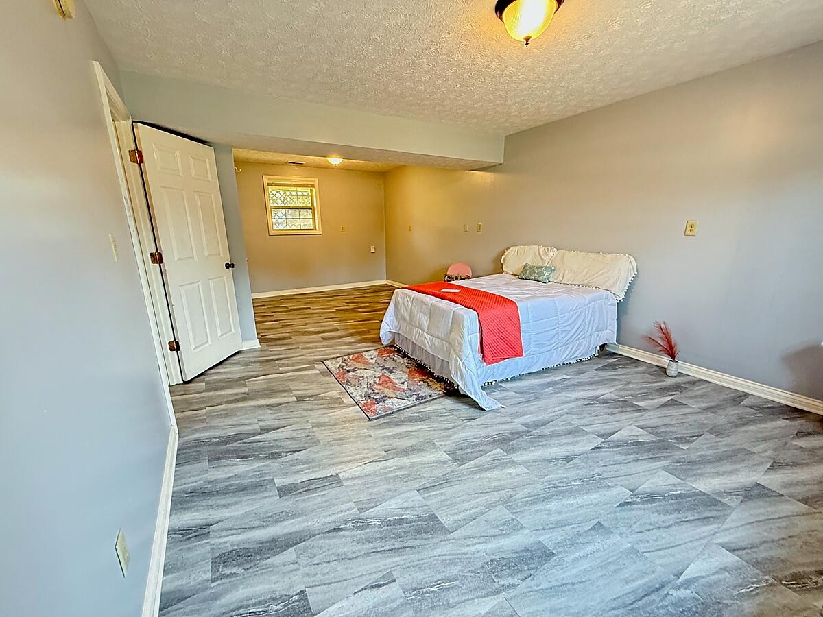 504 Scenic View Circle Property Photo 21