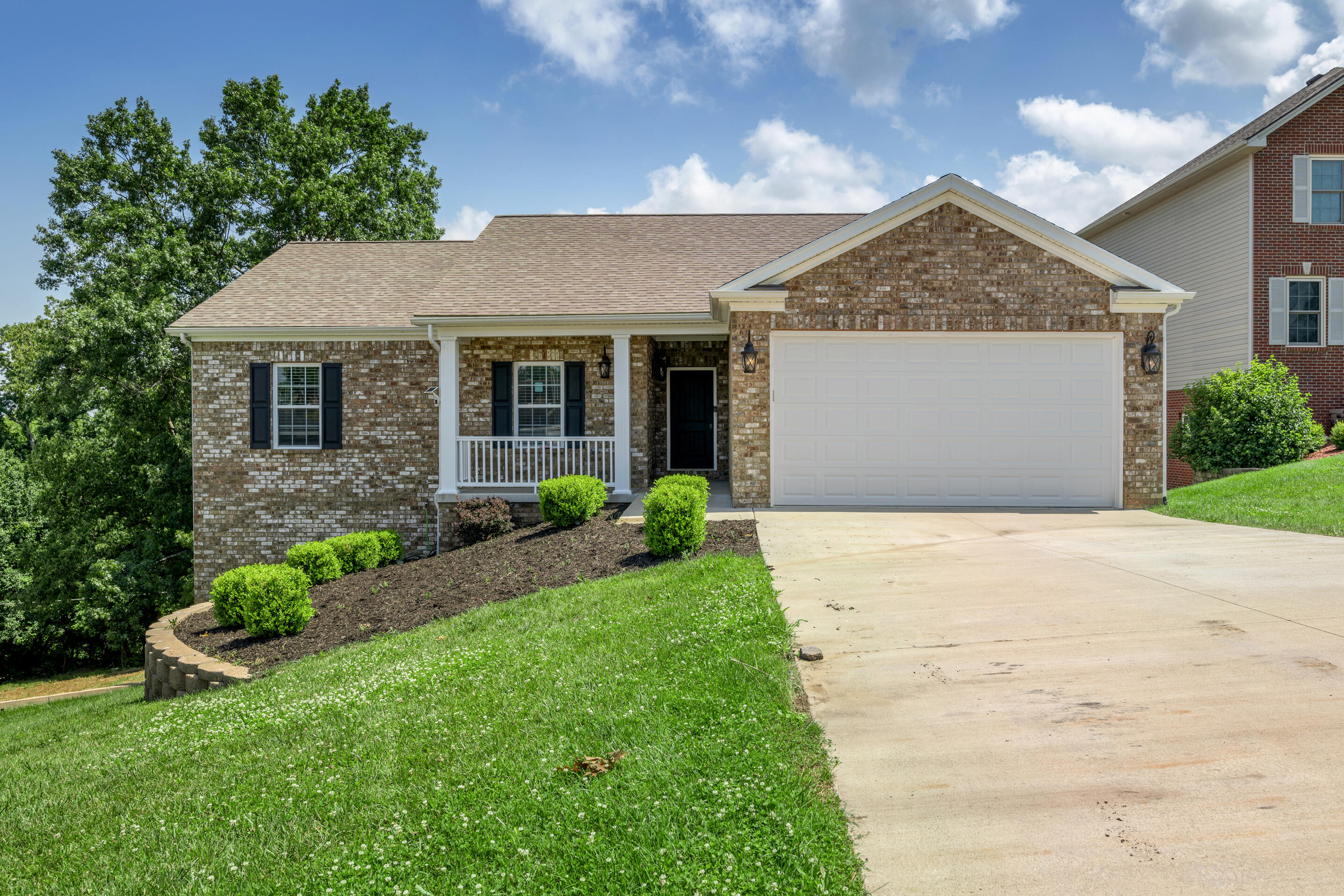 875 Ridgeview Drive Property Photo 1