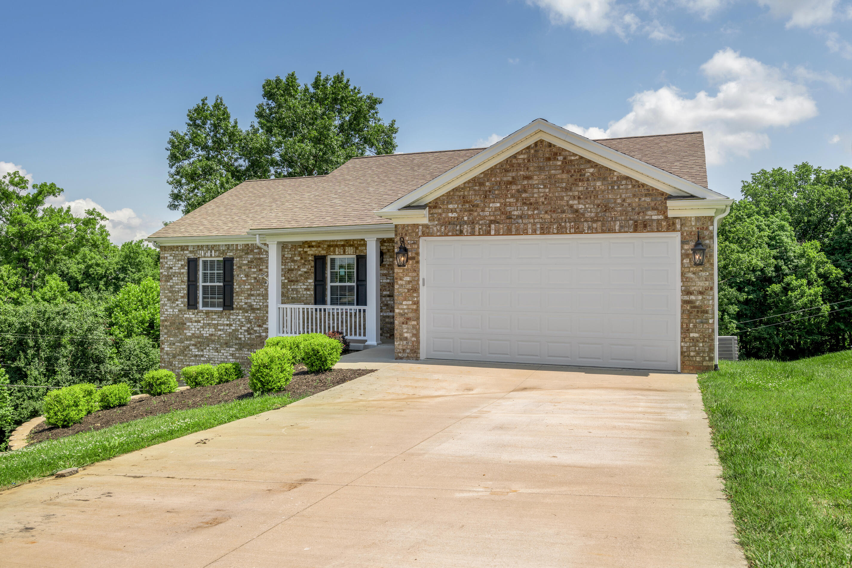 875 Ridgeview Drive Property Photo 2